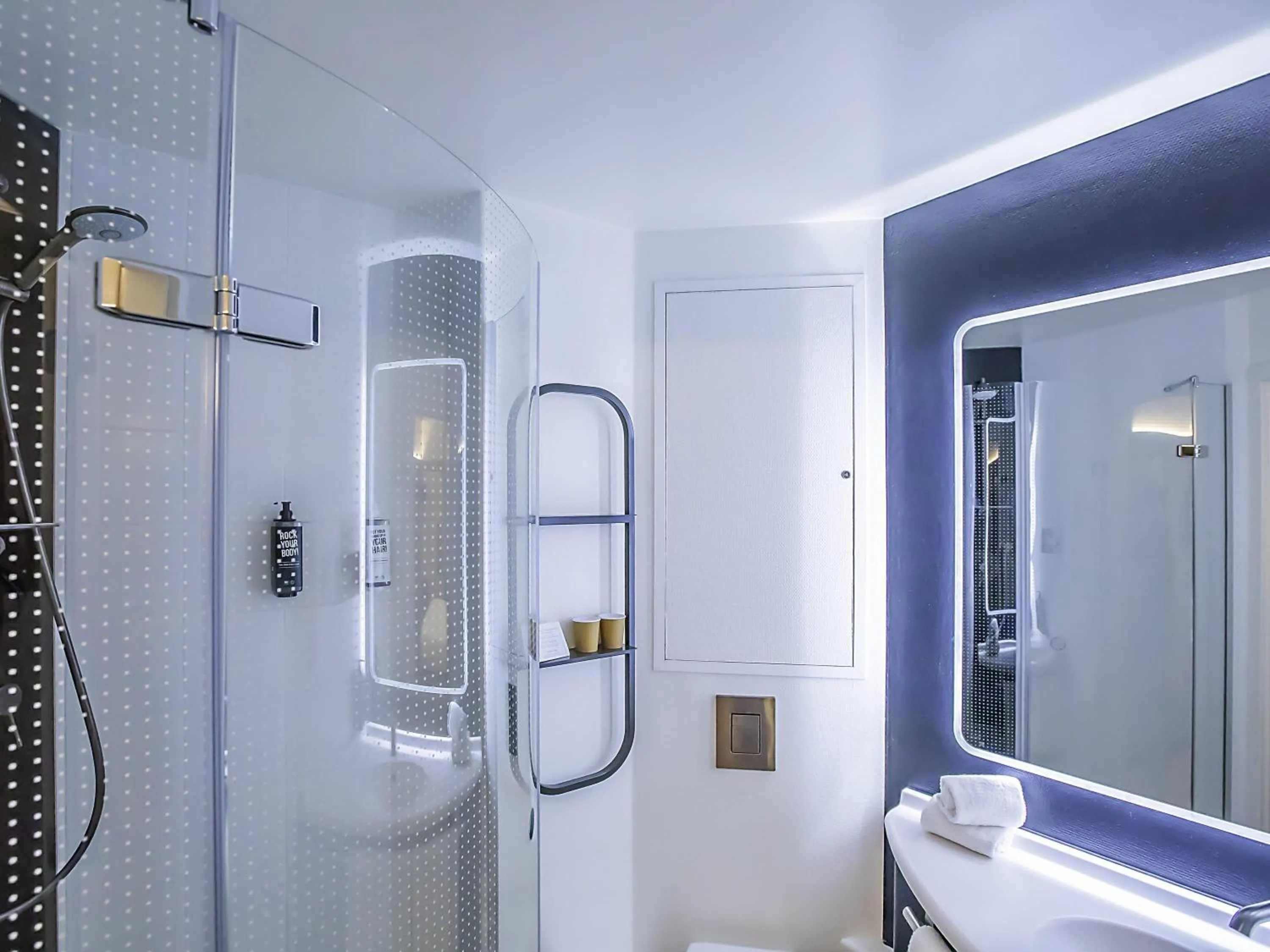 Bedroom in Hotel Ibis Lisboa Parque das Nações