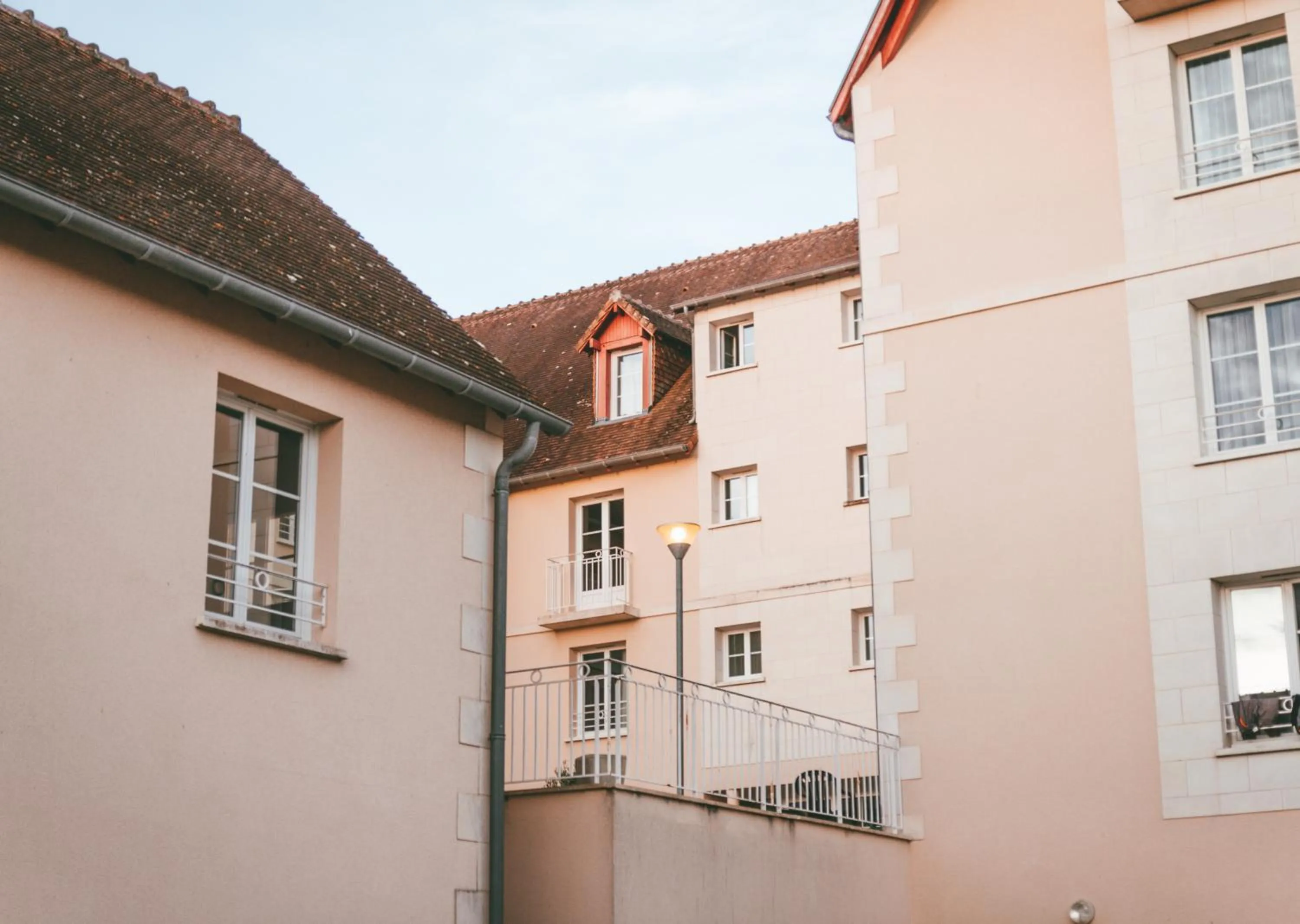 Property building in Terres de France - Appart'Hôtel La Roche-Posay