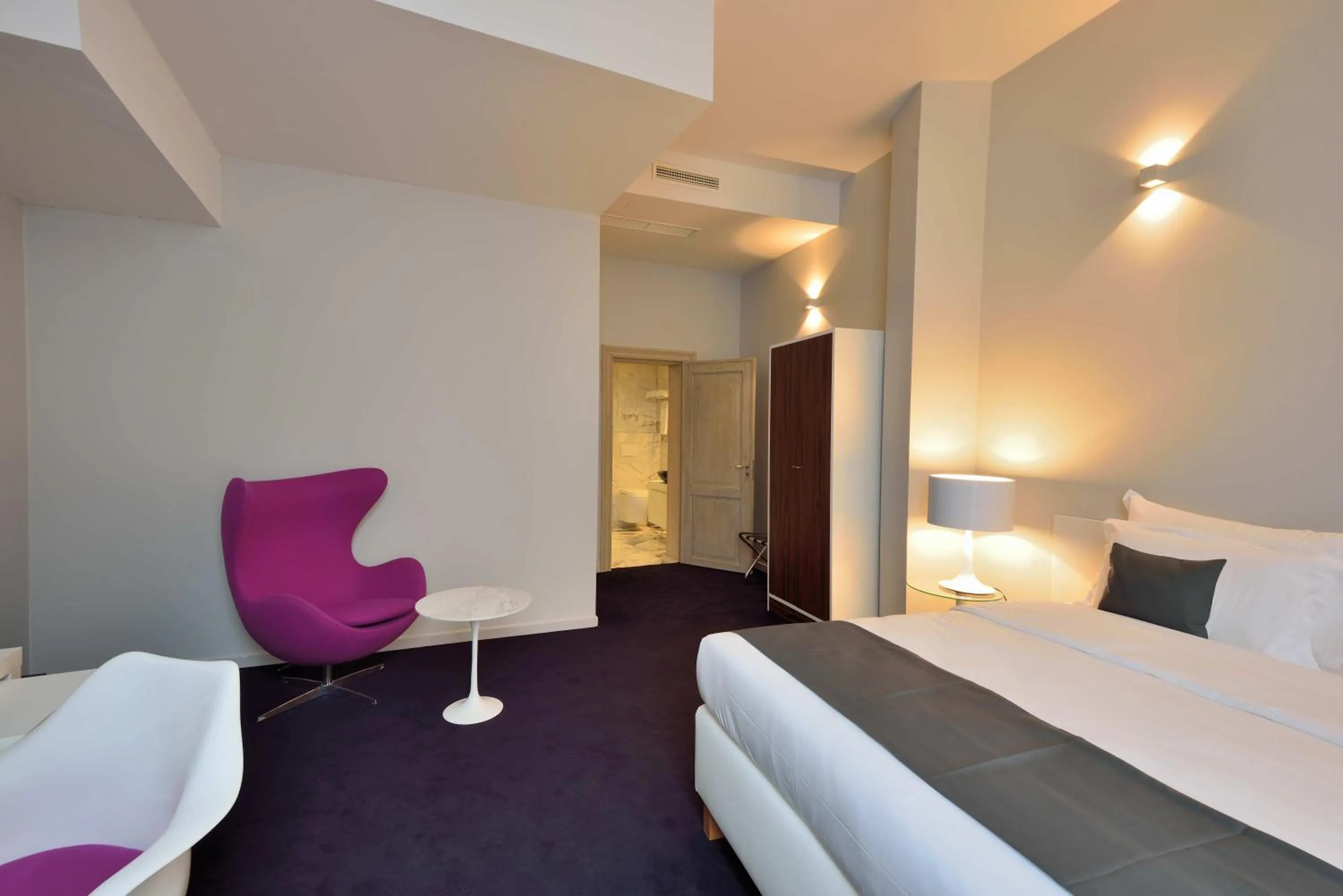 Photo of the whole room, Bed in Hotel Retro