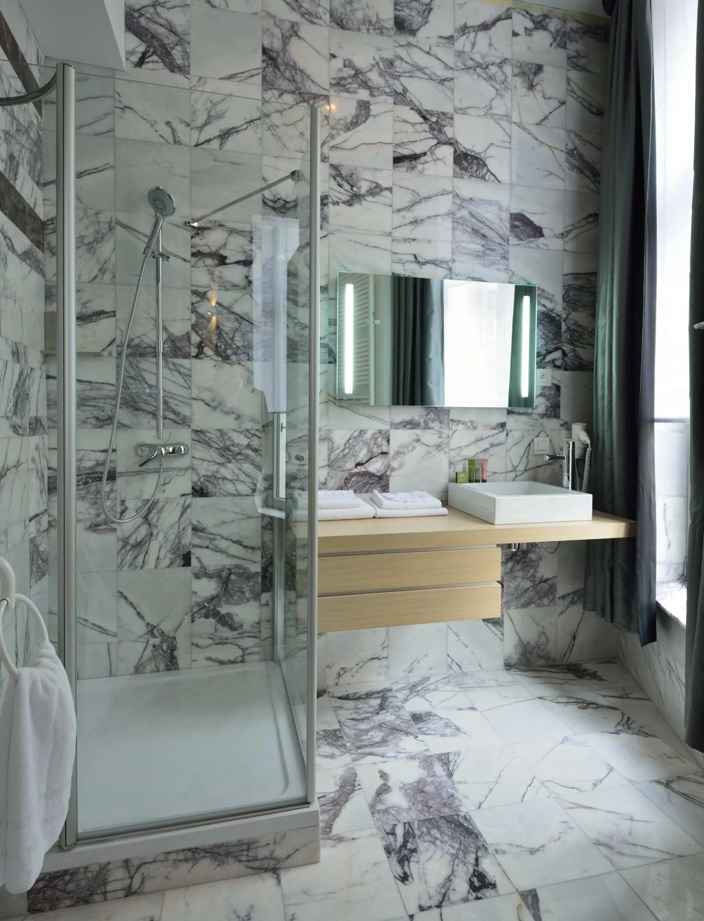 Toilet in Hotel Retro