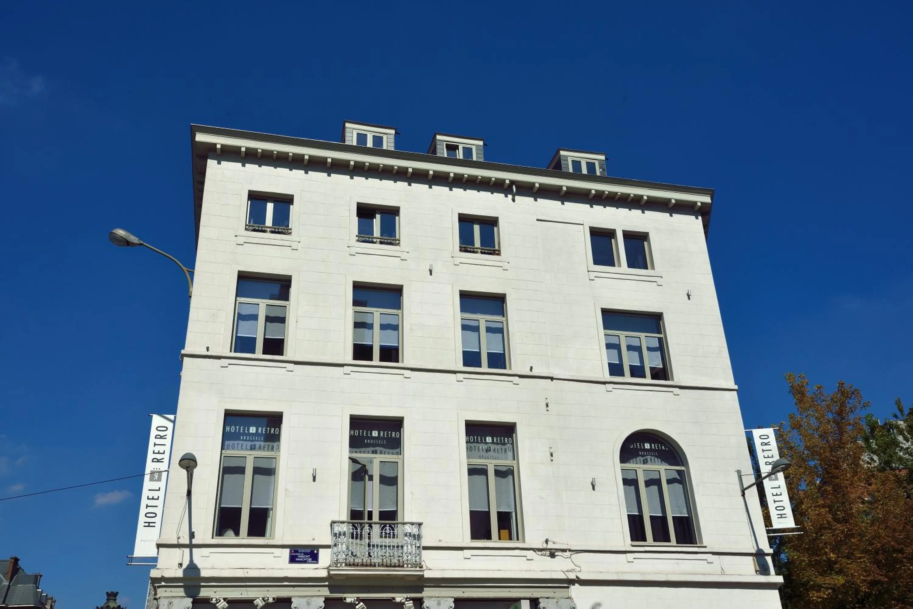 Facade/entrance in Hotel Retro