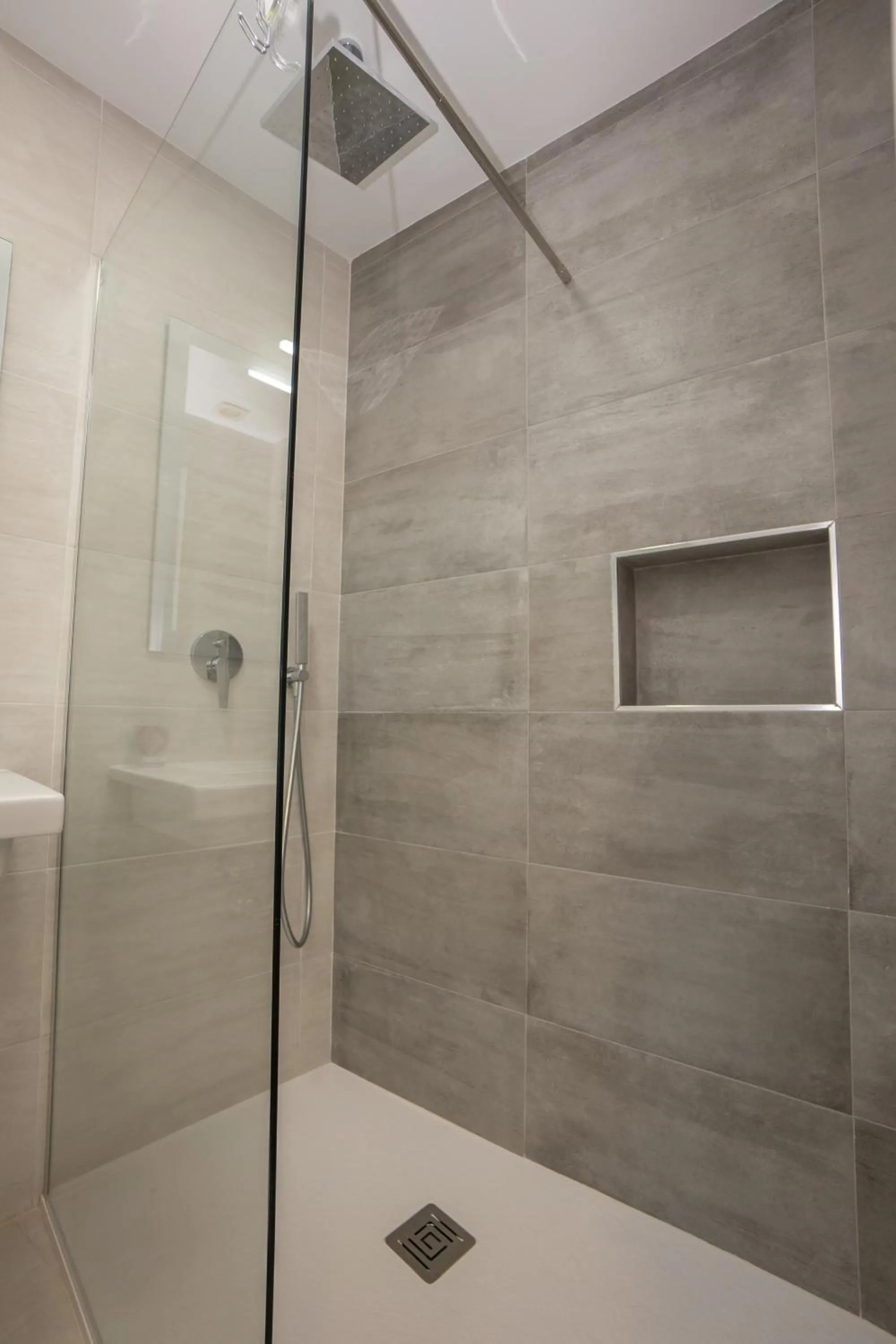 Shower in Apartamentos Mombasa 1 Planta