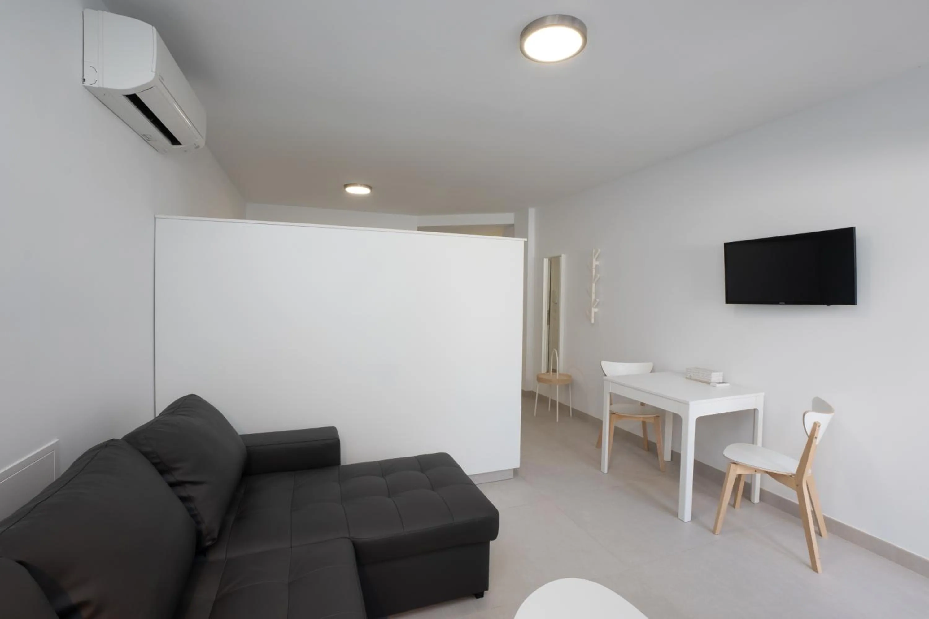 TV and multimedia in Apartamentos Mombasa 1 Planta