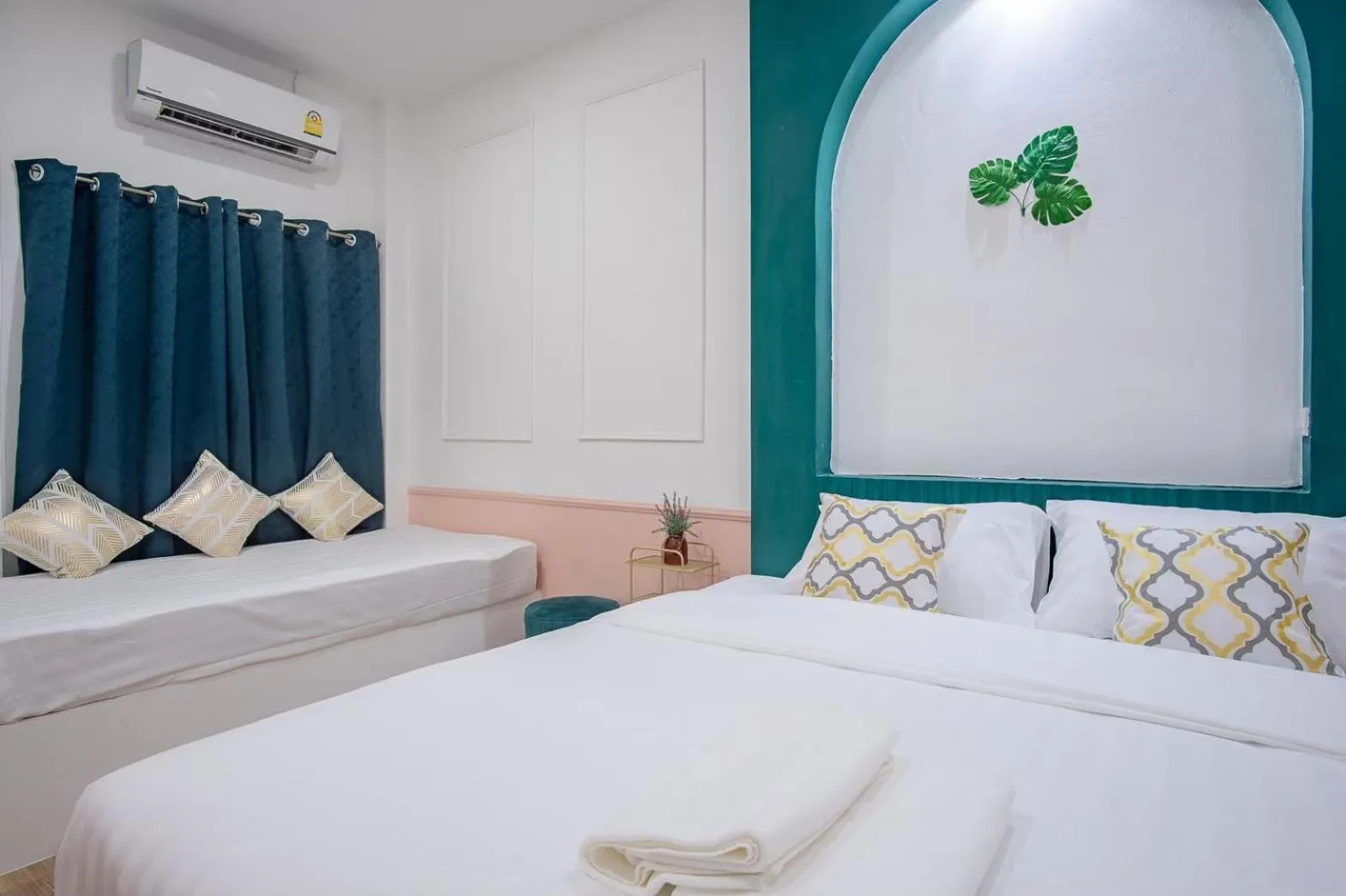 Bed in Isara Boutique Hotel and Cafe