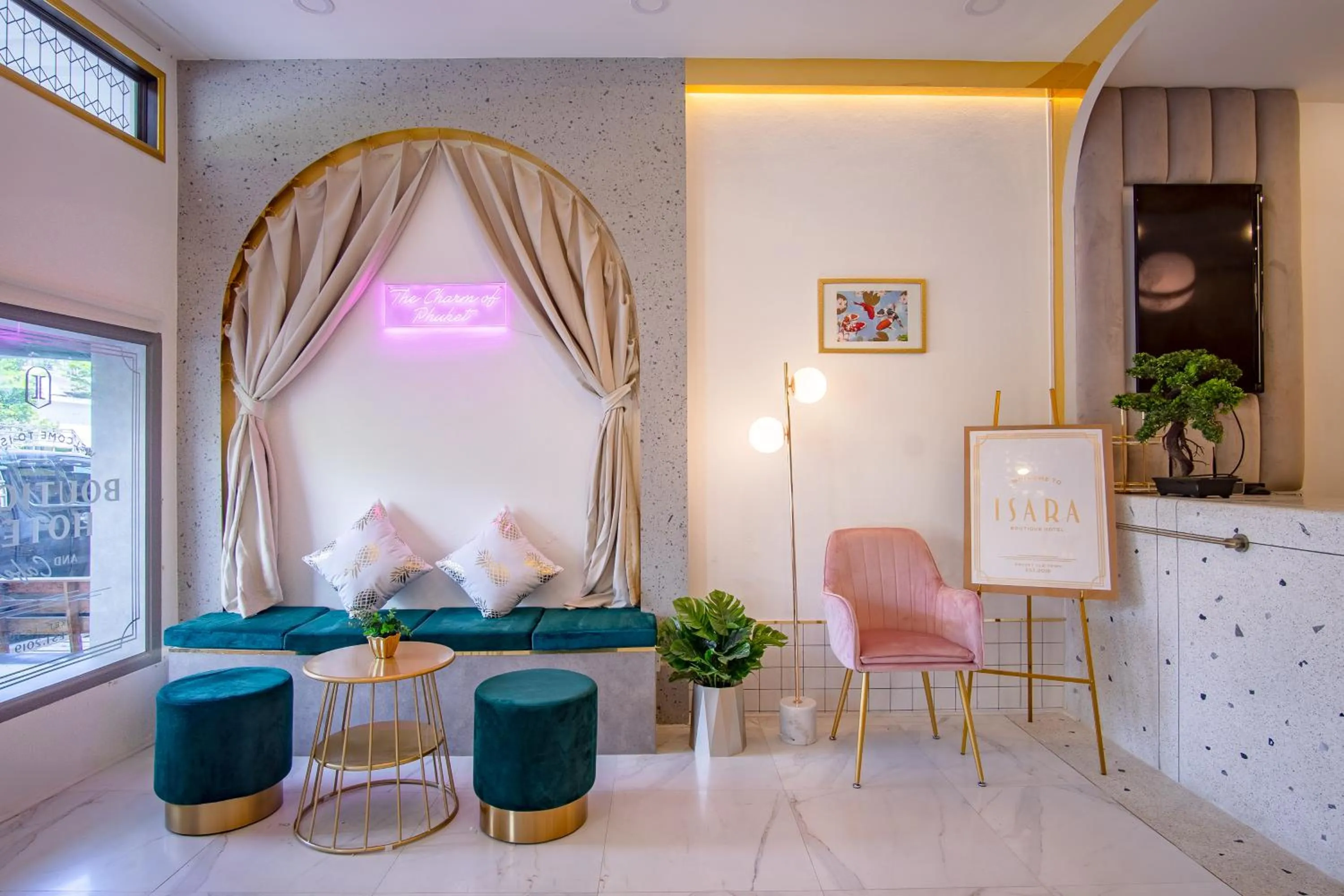 Lobby or reception in Isara Boutique Hotel and Cafe