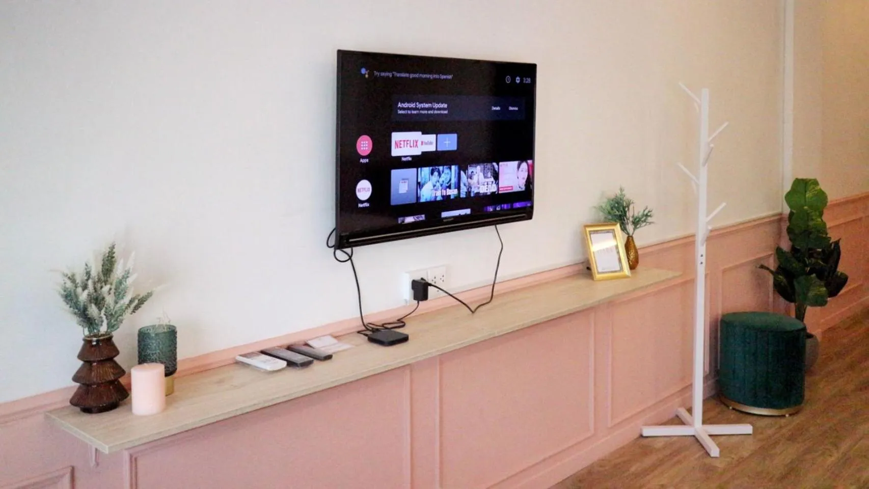 TV and multimedia in Isara Boutique Hotel and Cafe