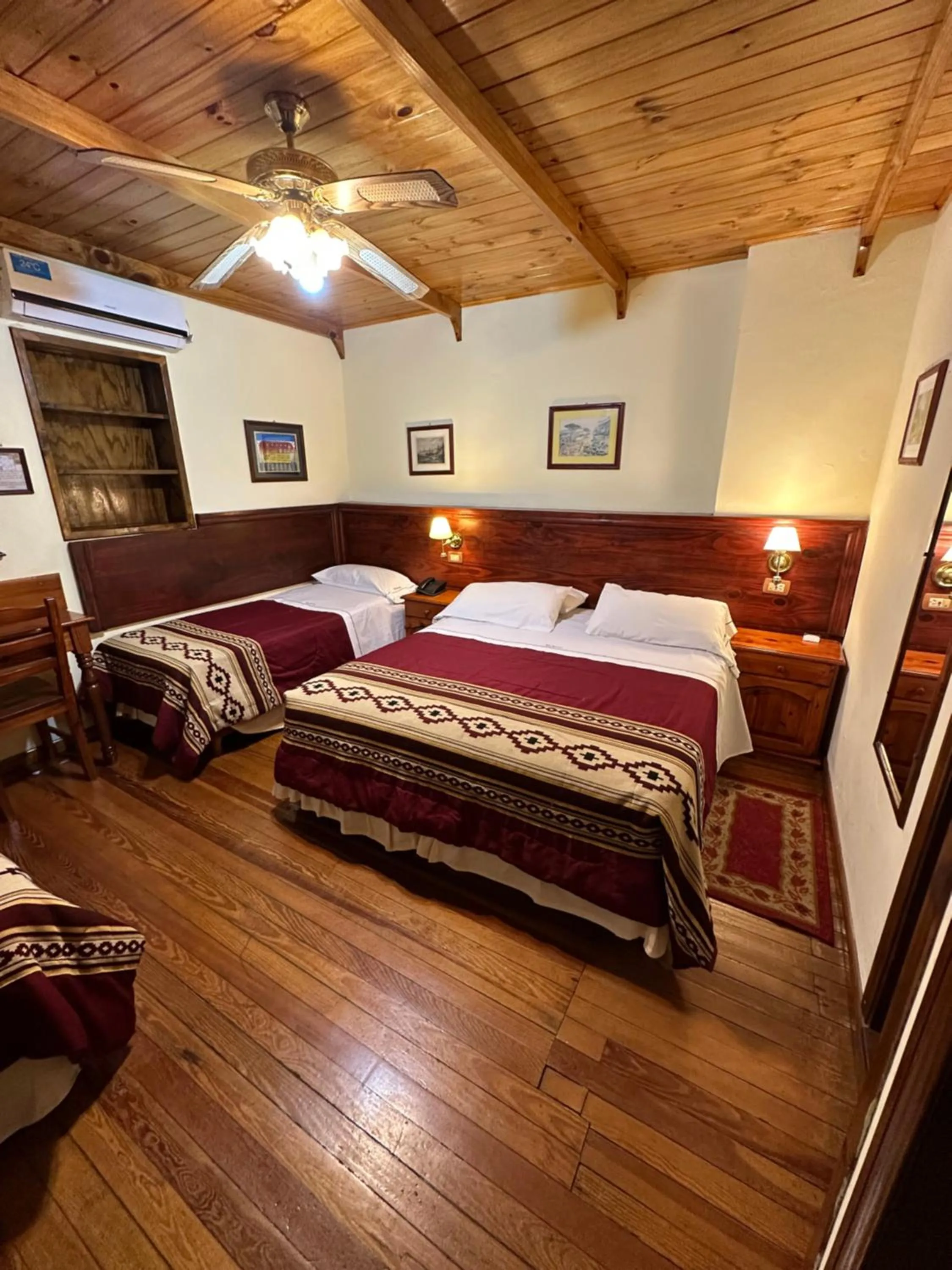 Bed in Hosteria Sirenuse