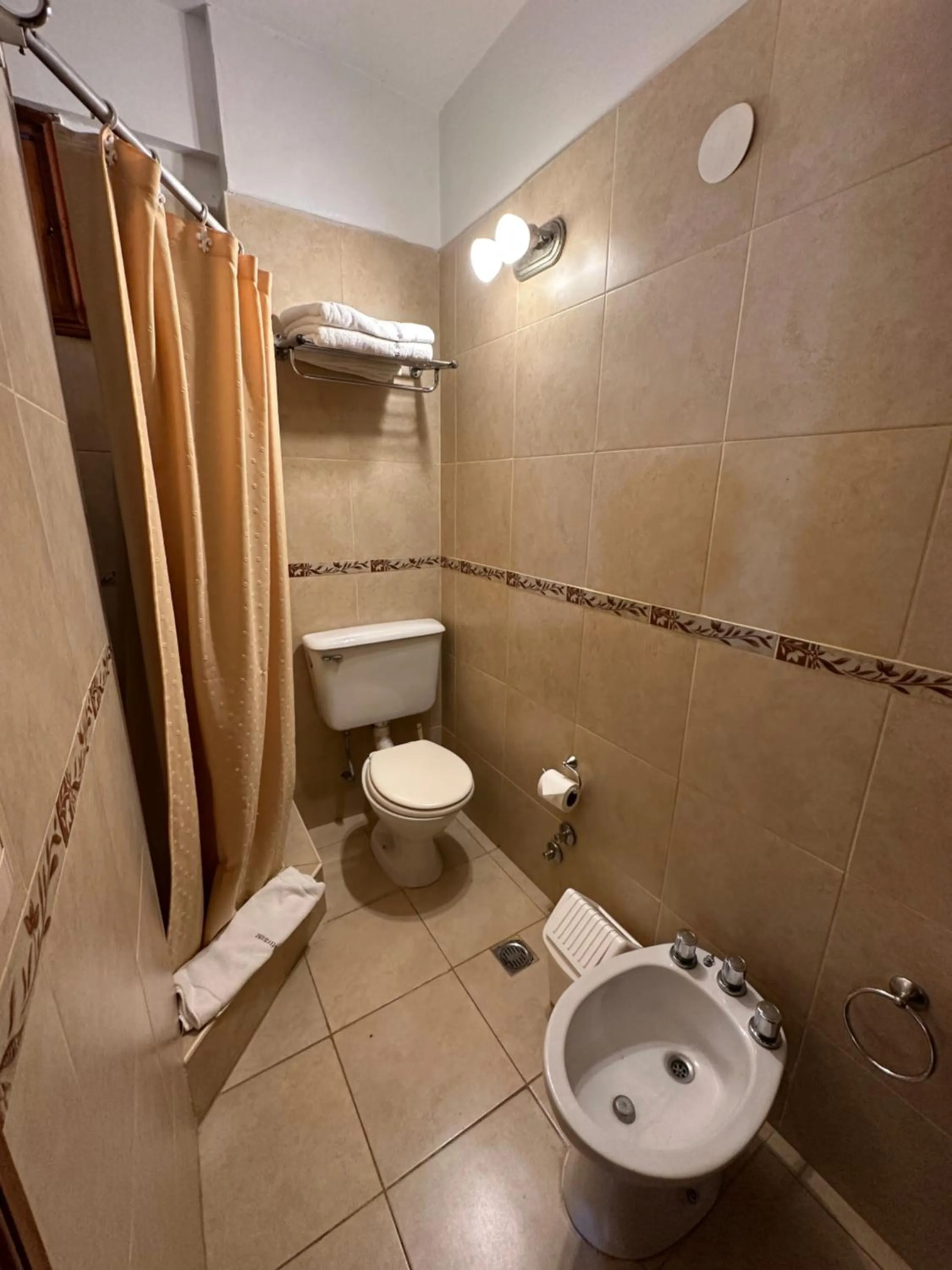 Shower in Hosteria Sirenuse