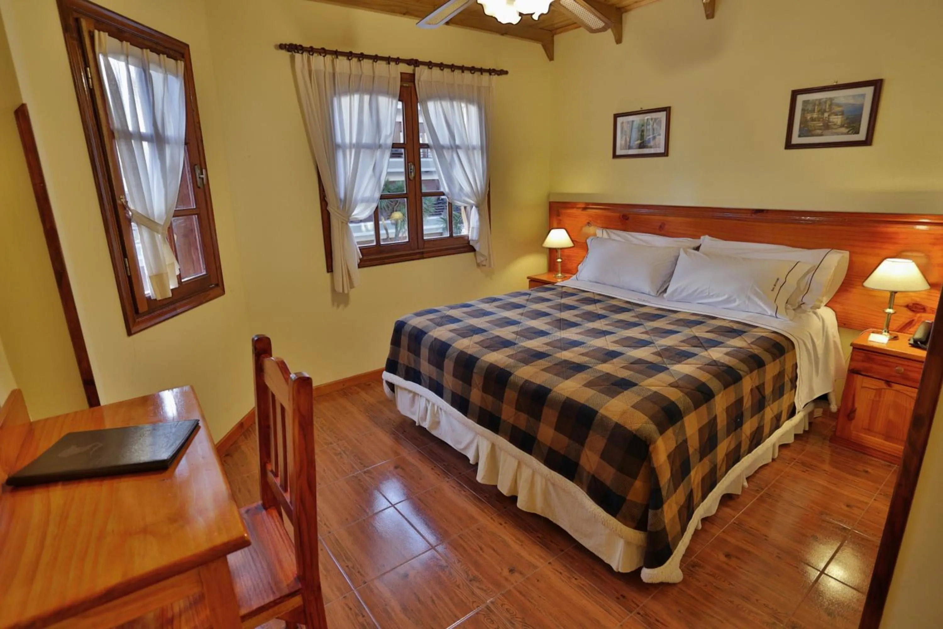 Bed in Hosteria Sirenuse