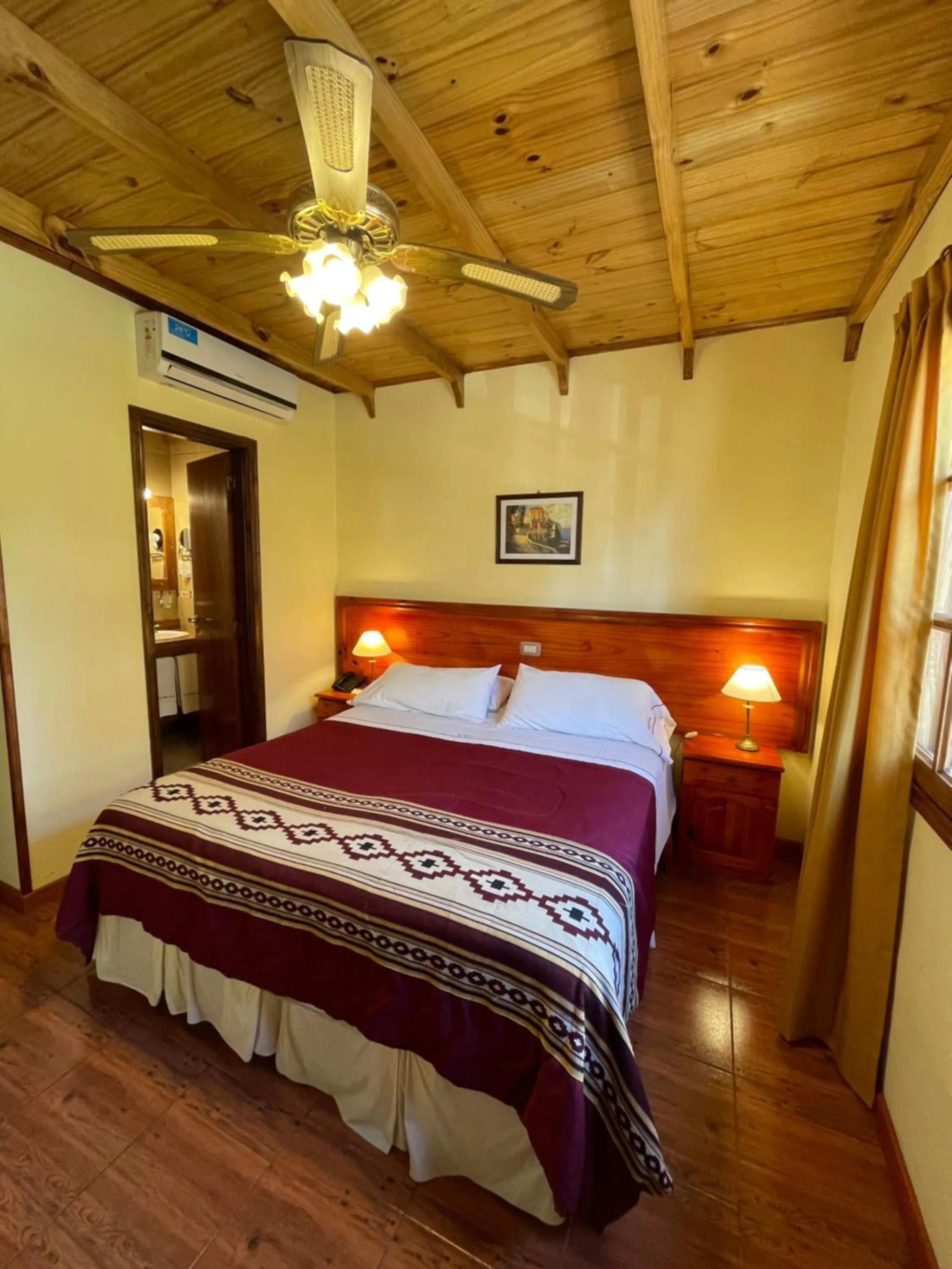 Bed in Hosteria Sirenuse