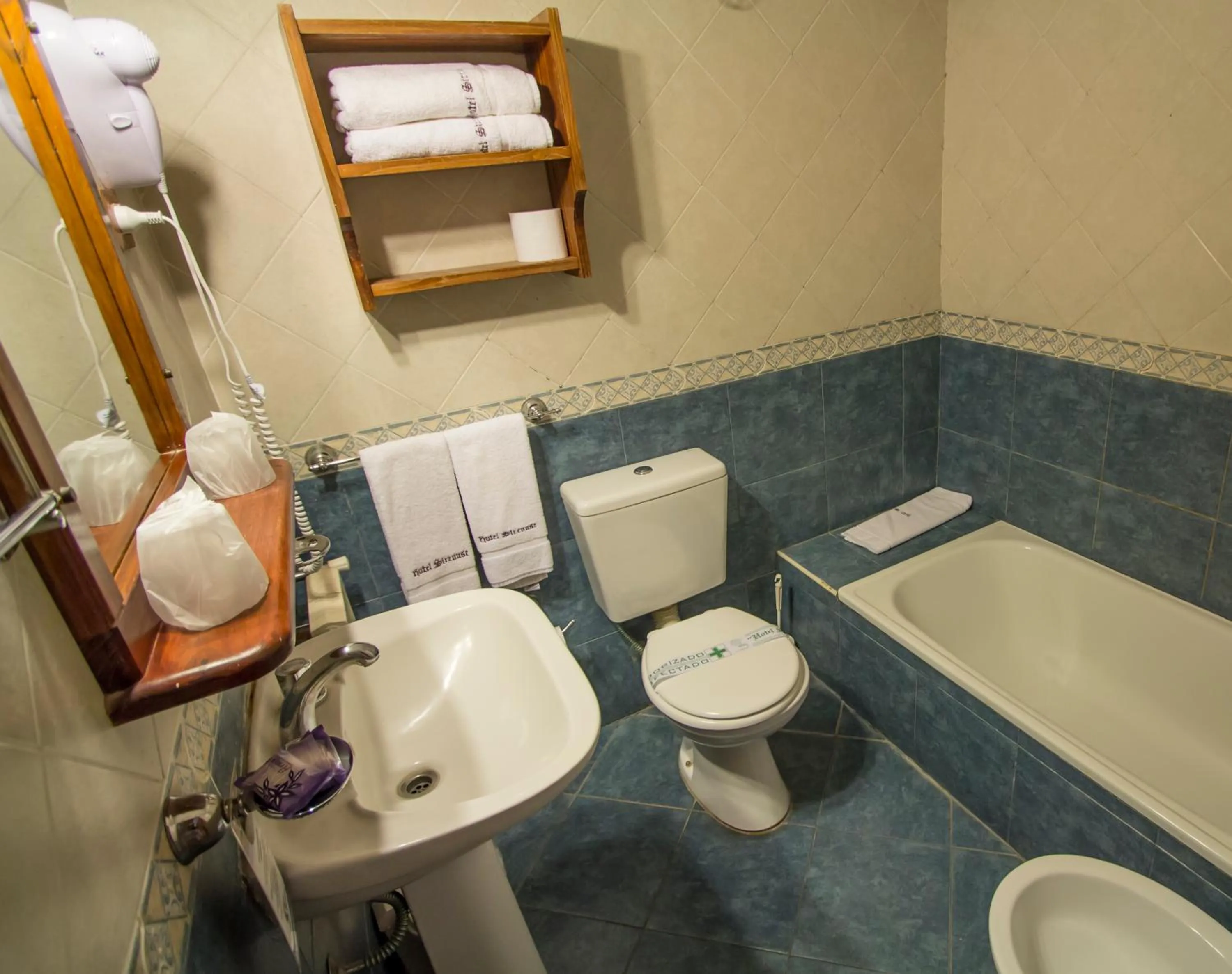 Toilet in Hosteria Sirenuse