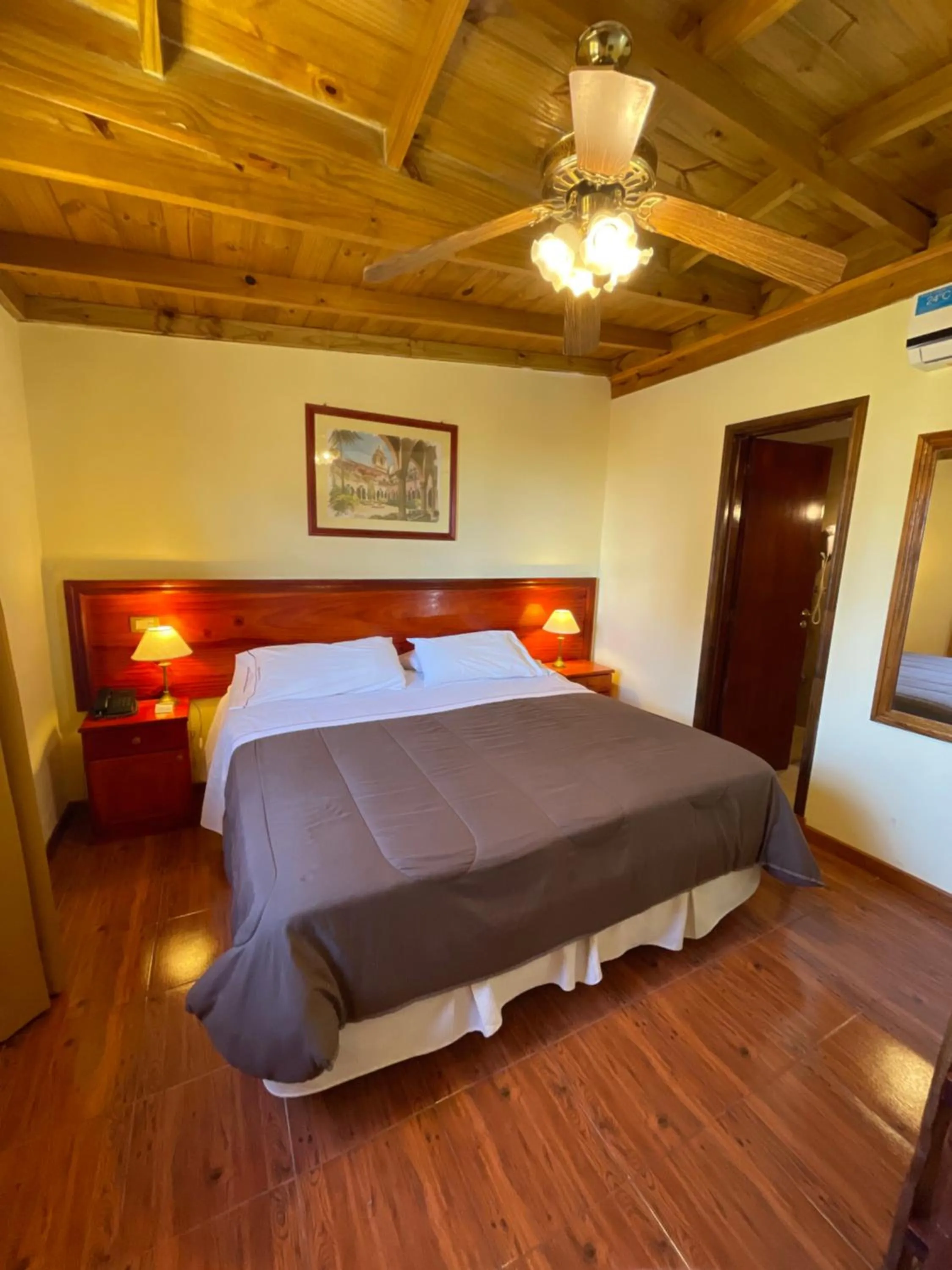 Bed in Hosteria Sirenuse