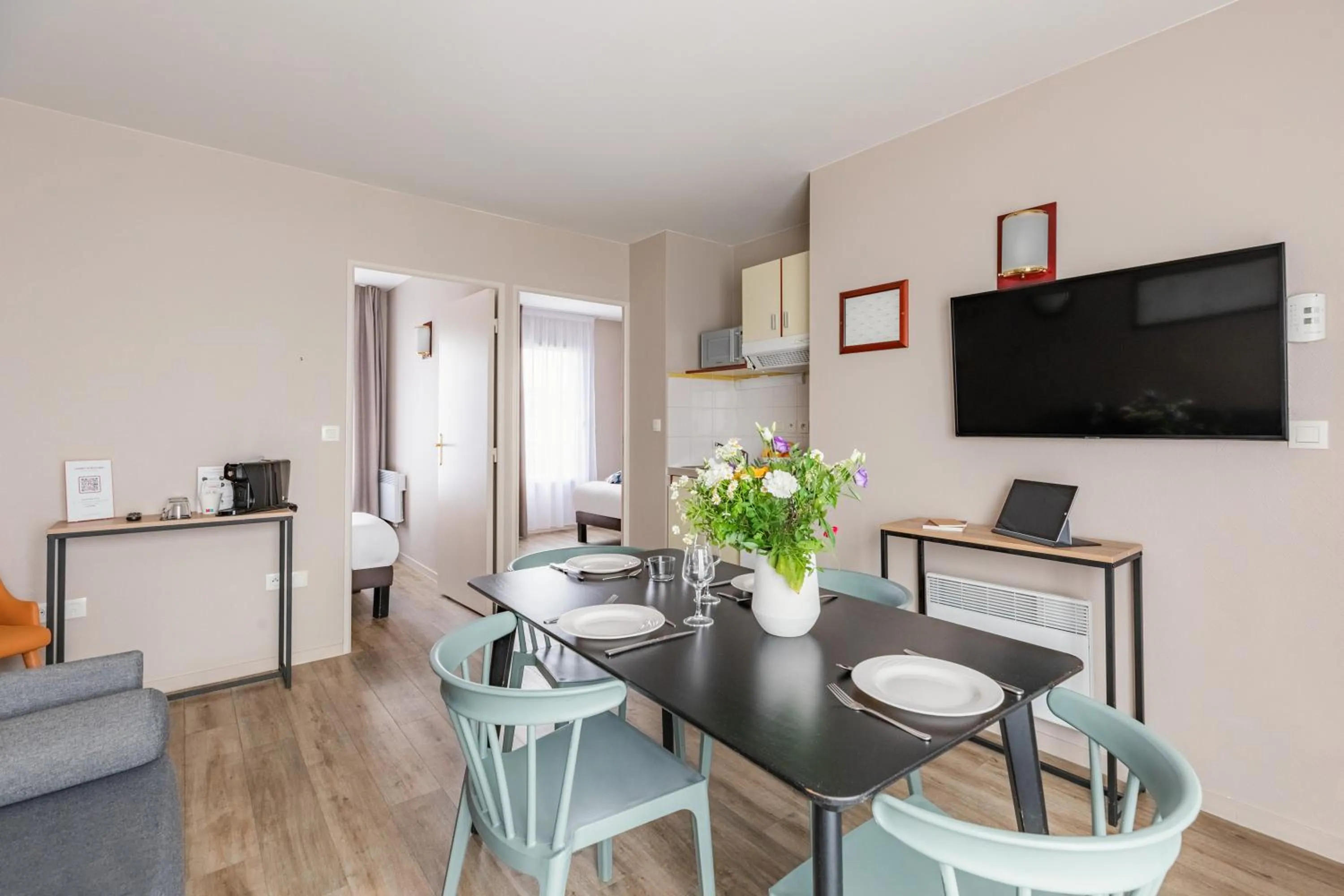 TV and multimedia in Appart'City Confort Nantes Cité des Congrès