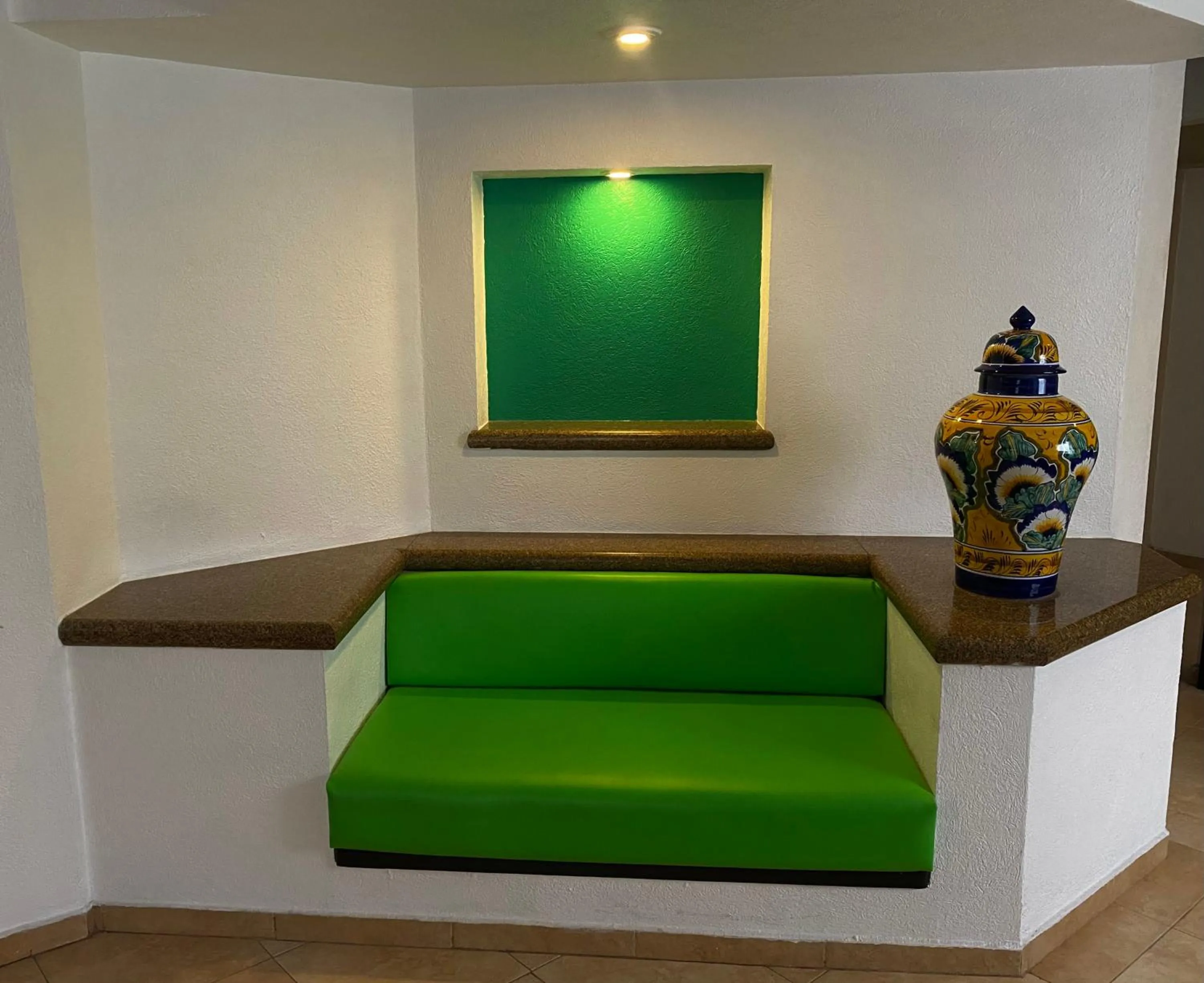 Seating area in Hotel Villa de Madrid