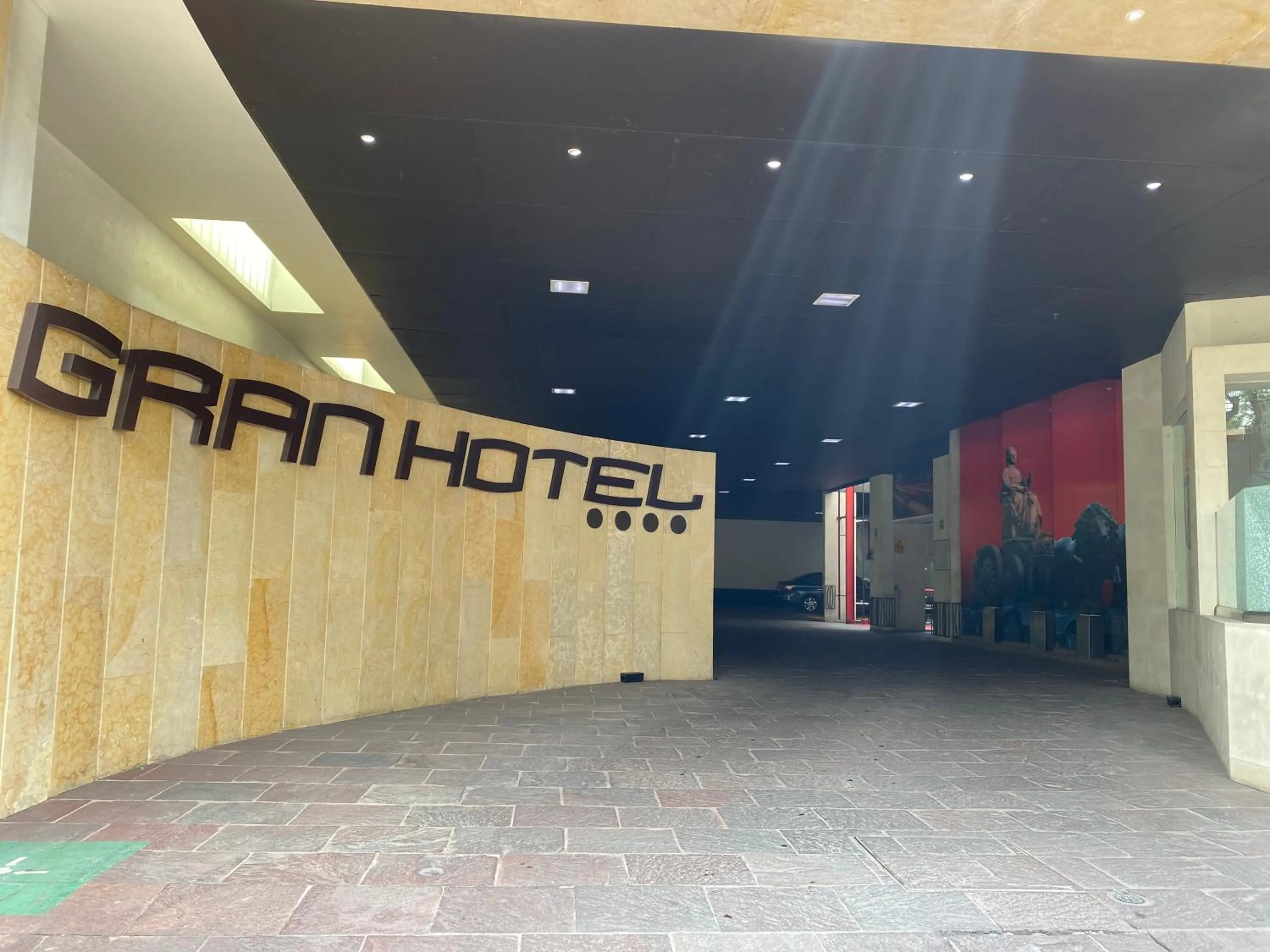 Property building in Hotel Villa de Madrid