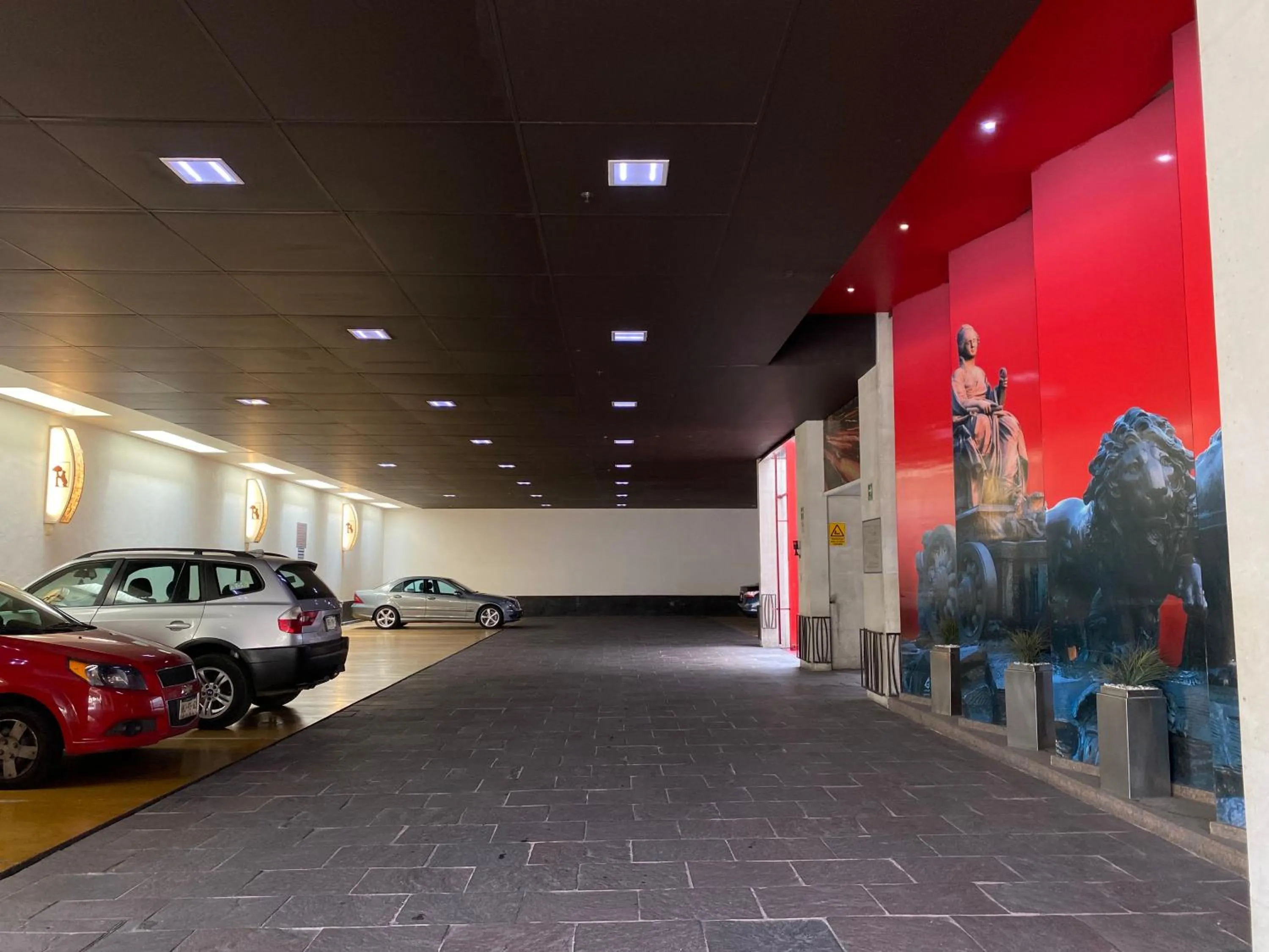 Property building in Hotel Villa de Madrid