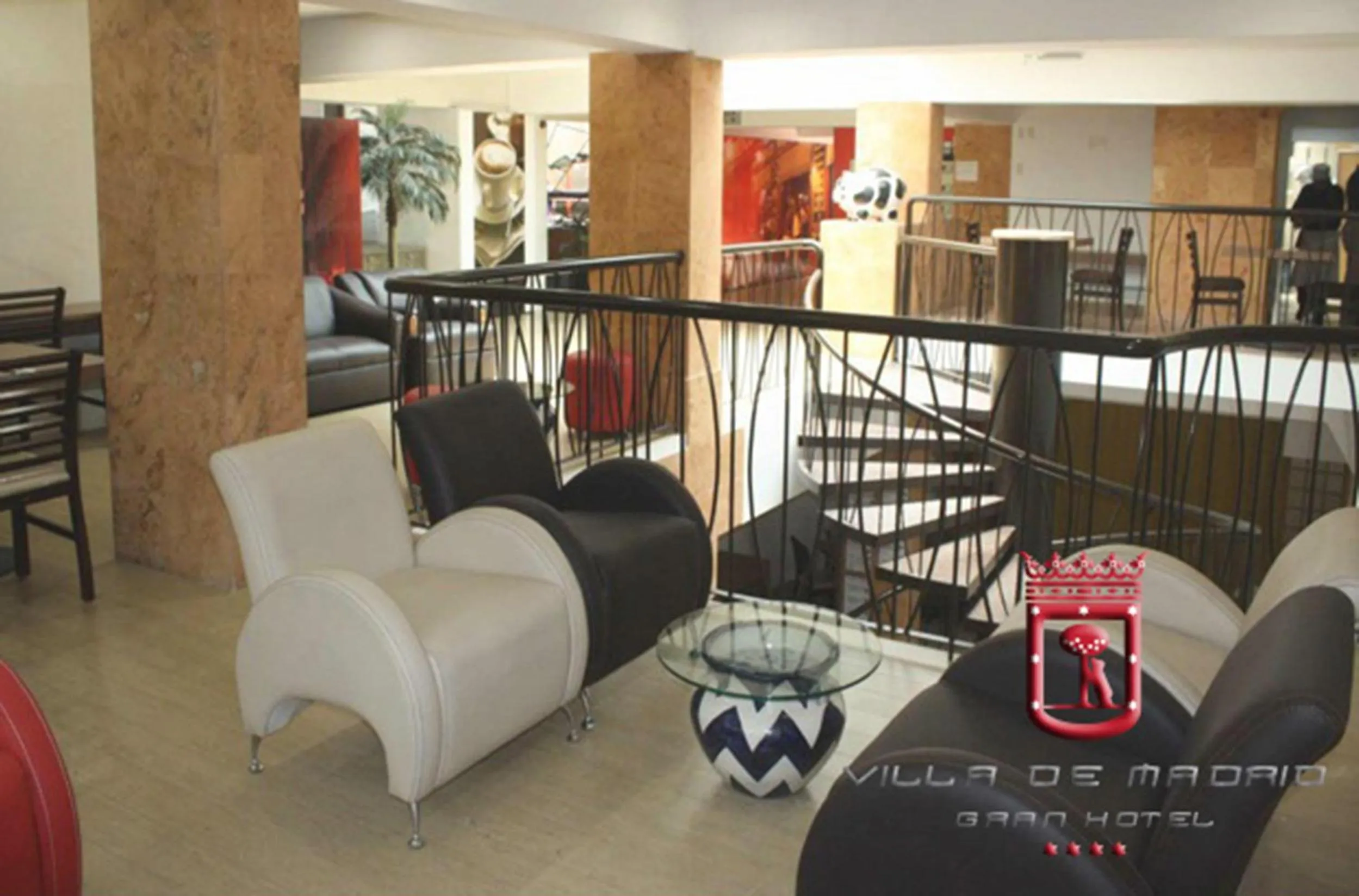 Lounge or bar in Hotel Villa de Madrid