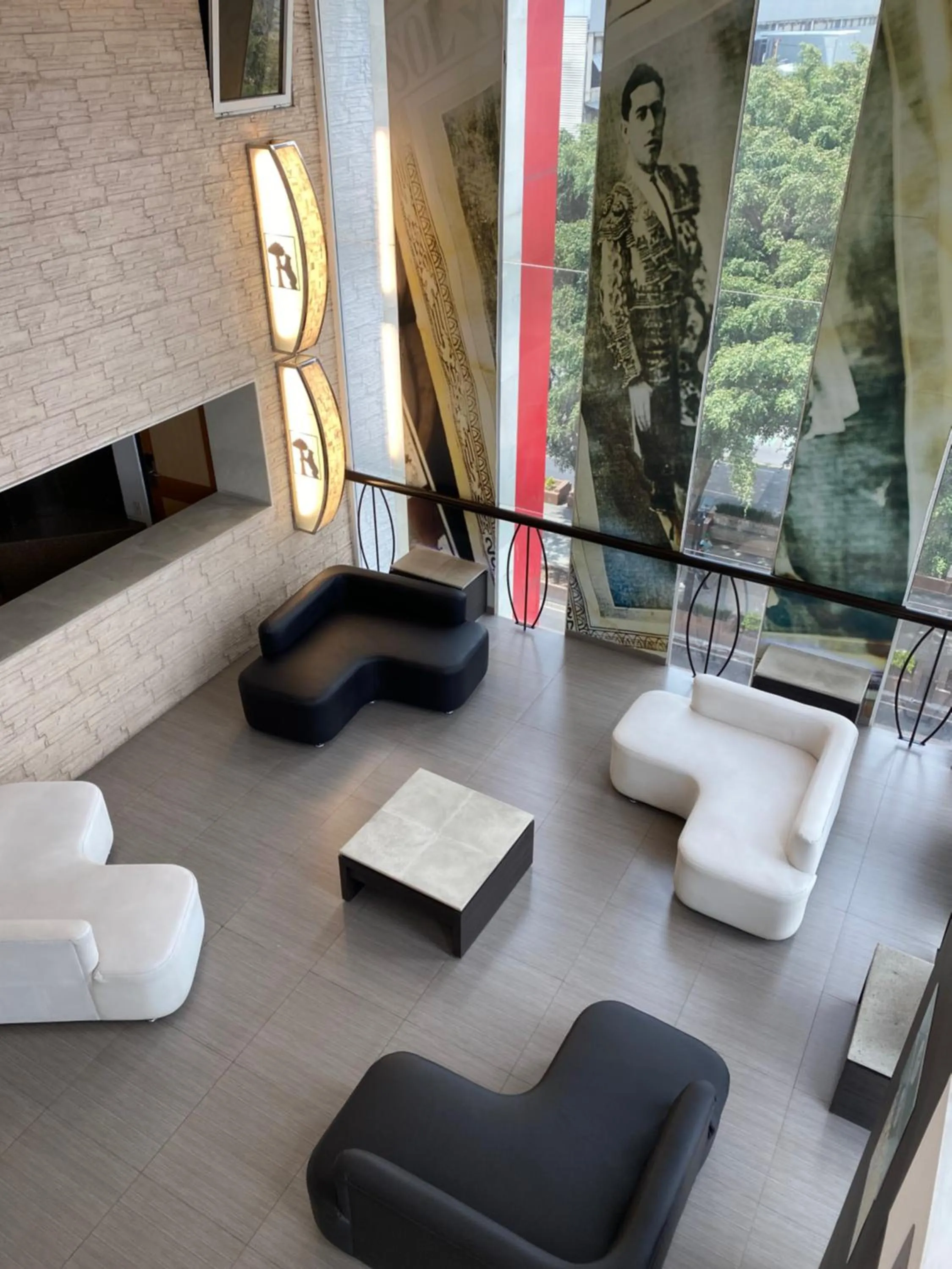 Seating area in Hotel Villa de Madrid