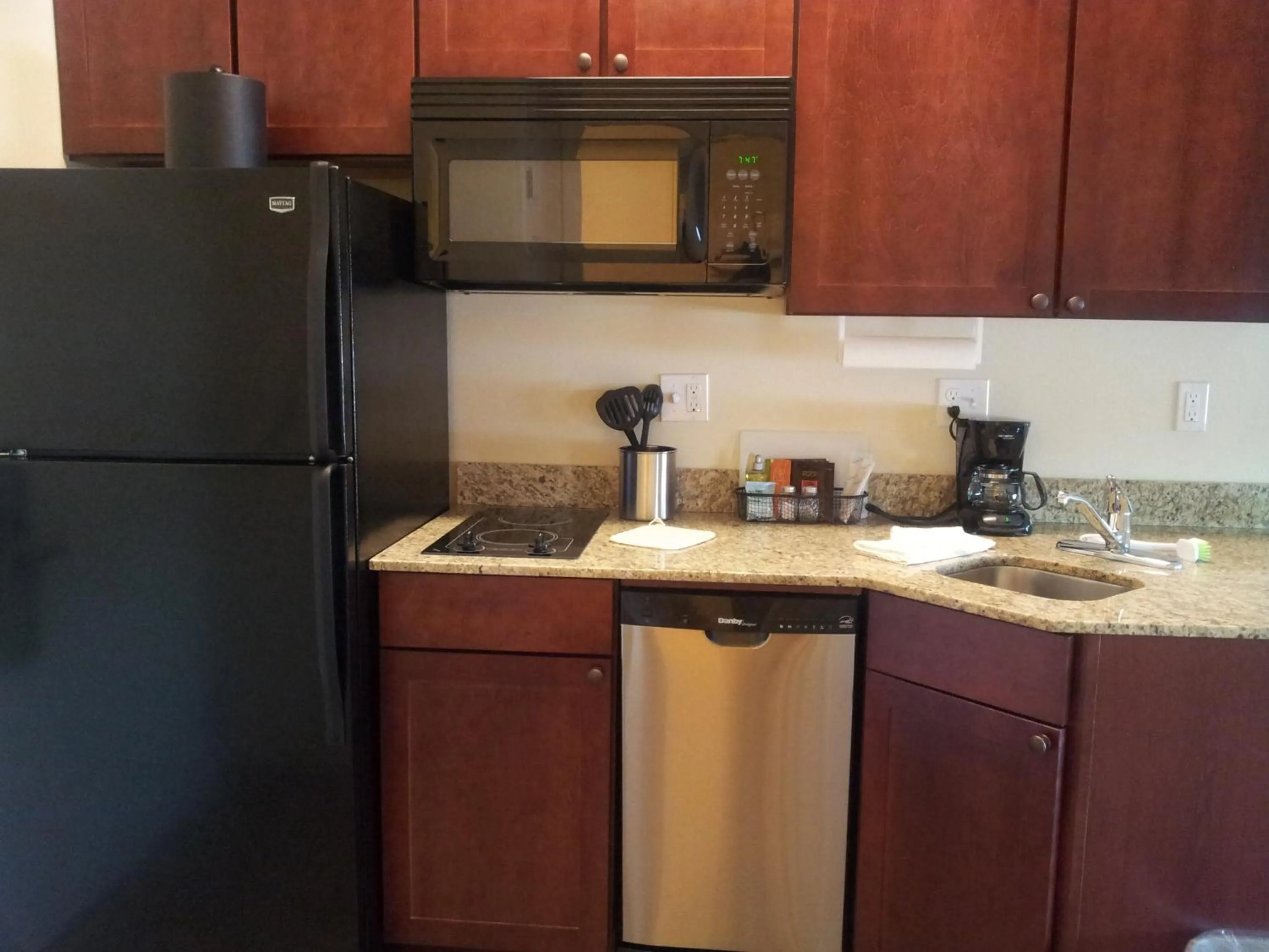 Kitchen or kitchenette in Extended Stay Americas Suites - Minot