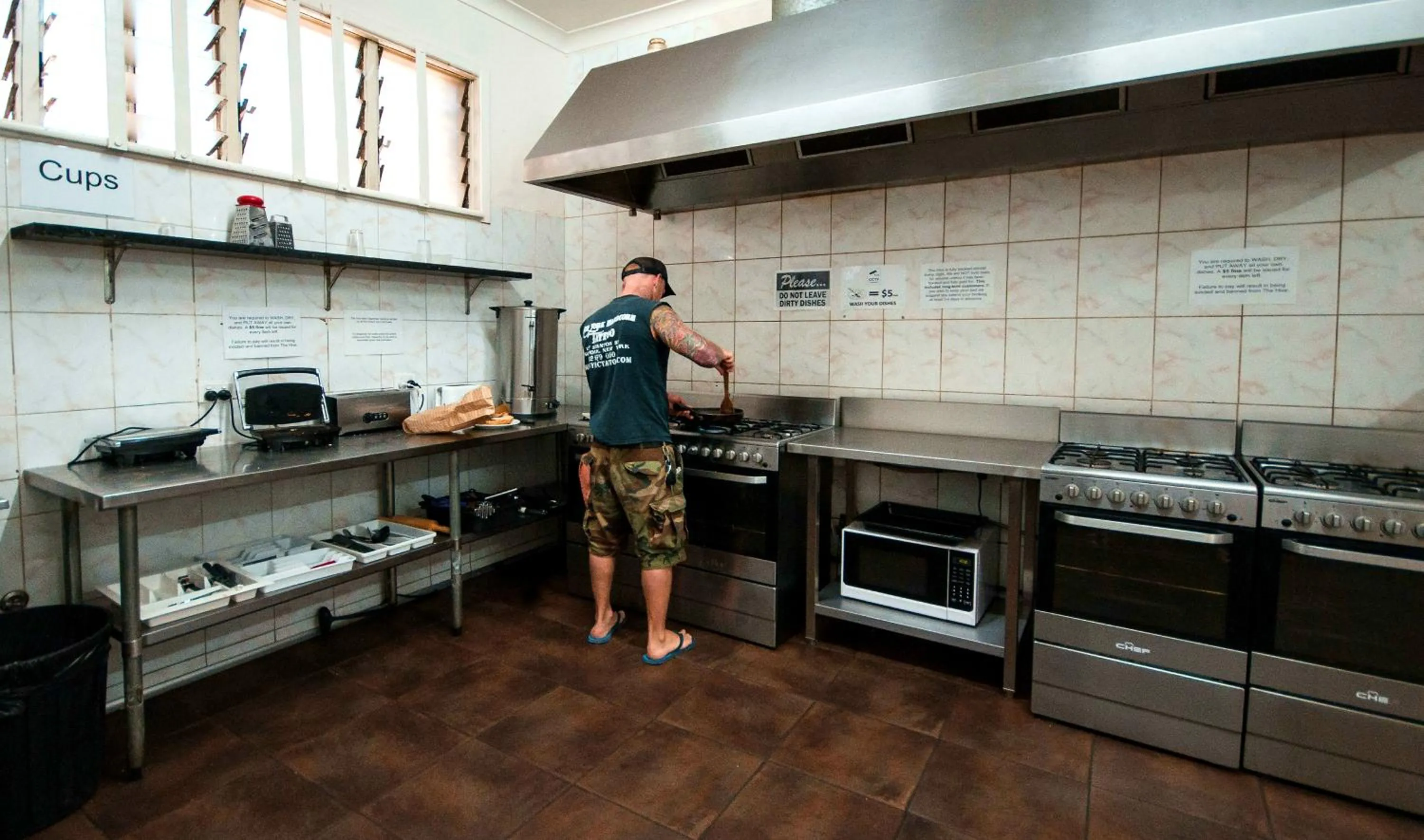 Communal kitchen in The Hive Hostel - Traveler Friendly, Passport Only