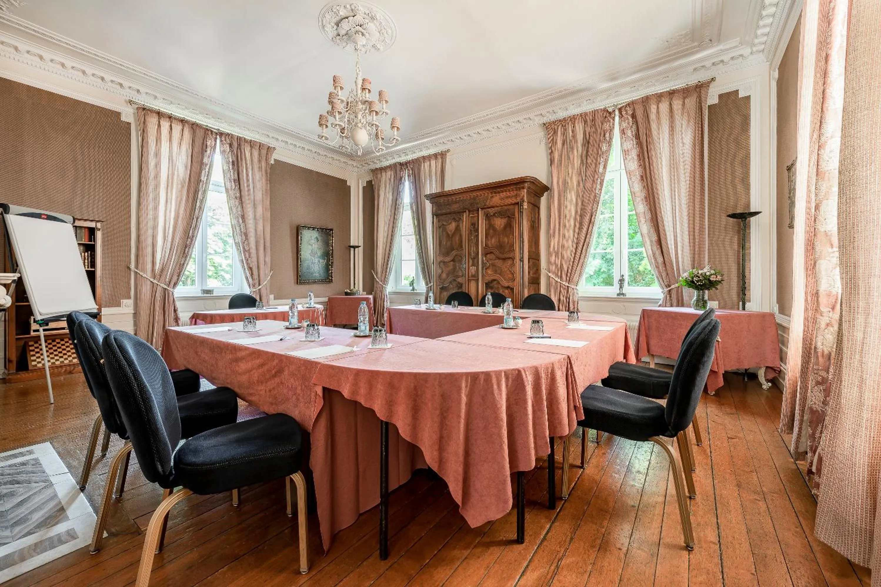 Business facilities in Hôtel Château Cléry