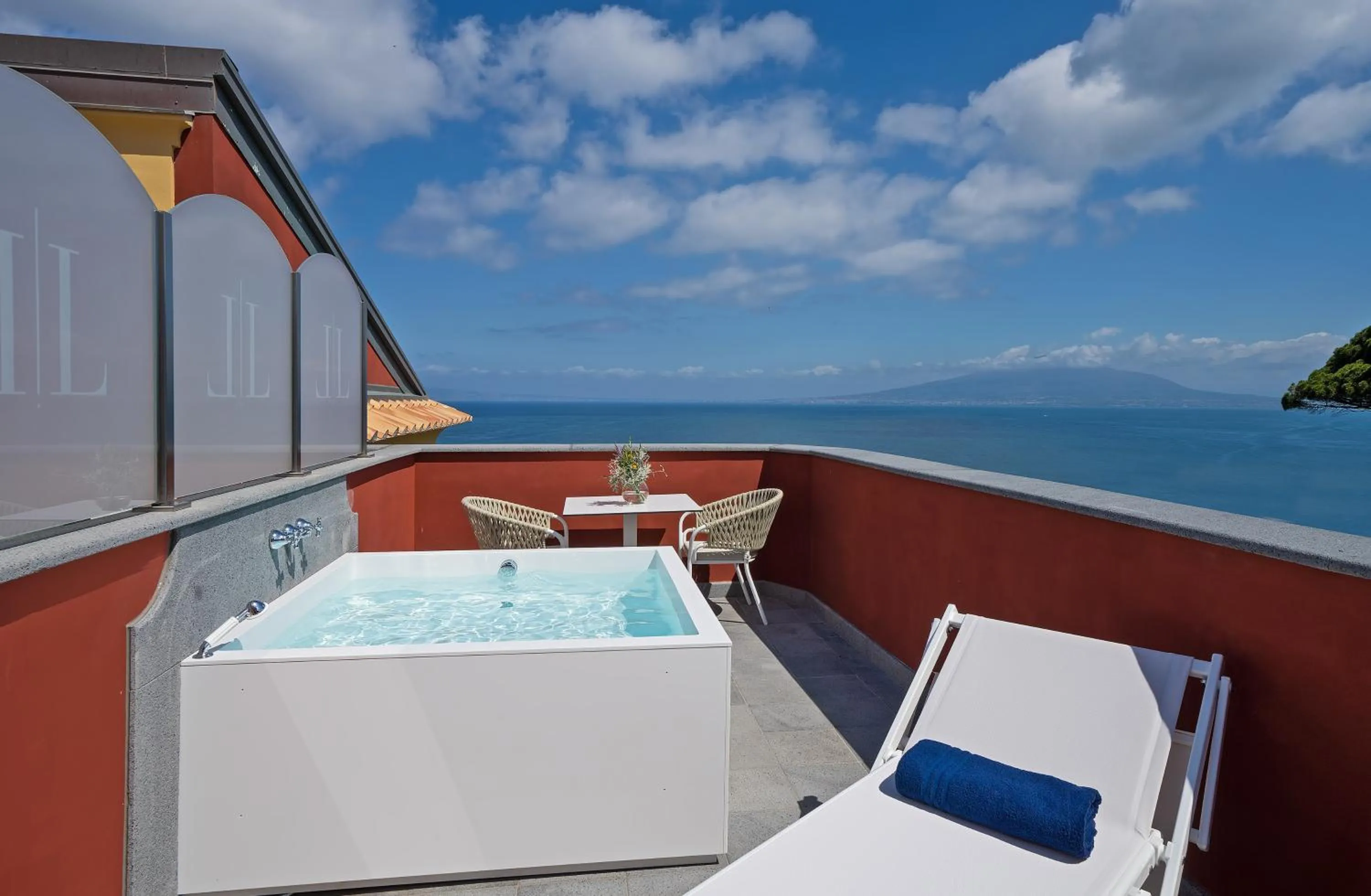 Hot Tub in Hotel Lorelei Londres