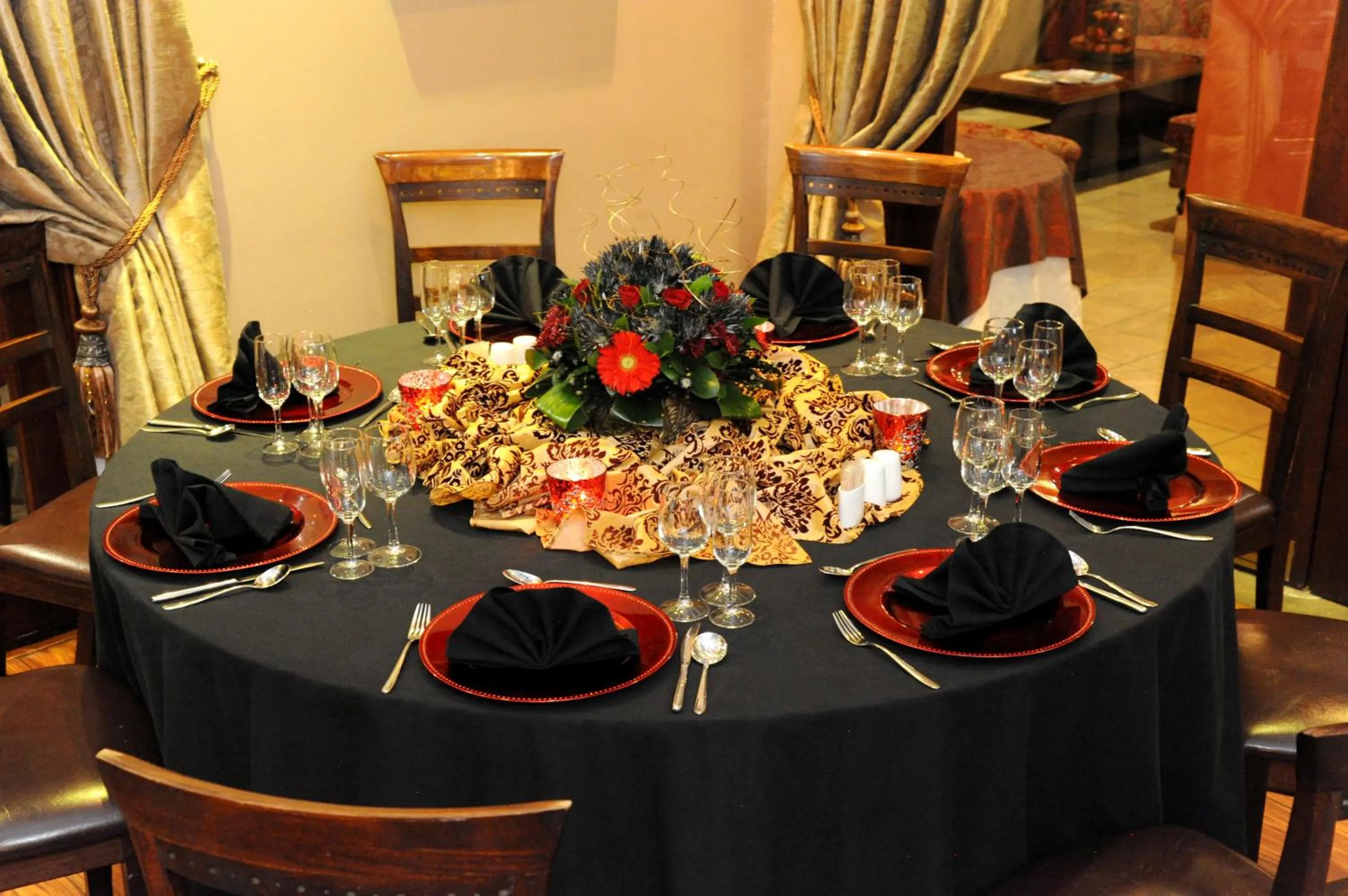 Restaurant/places to eat in Anta Boga Hotel