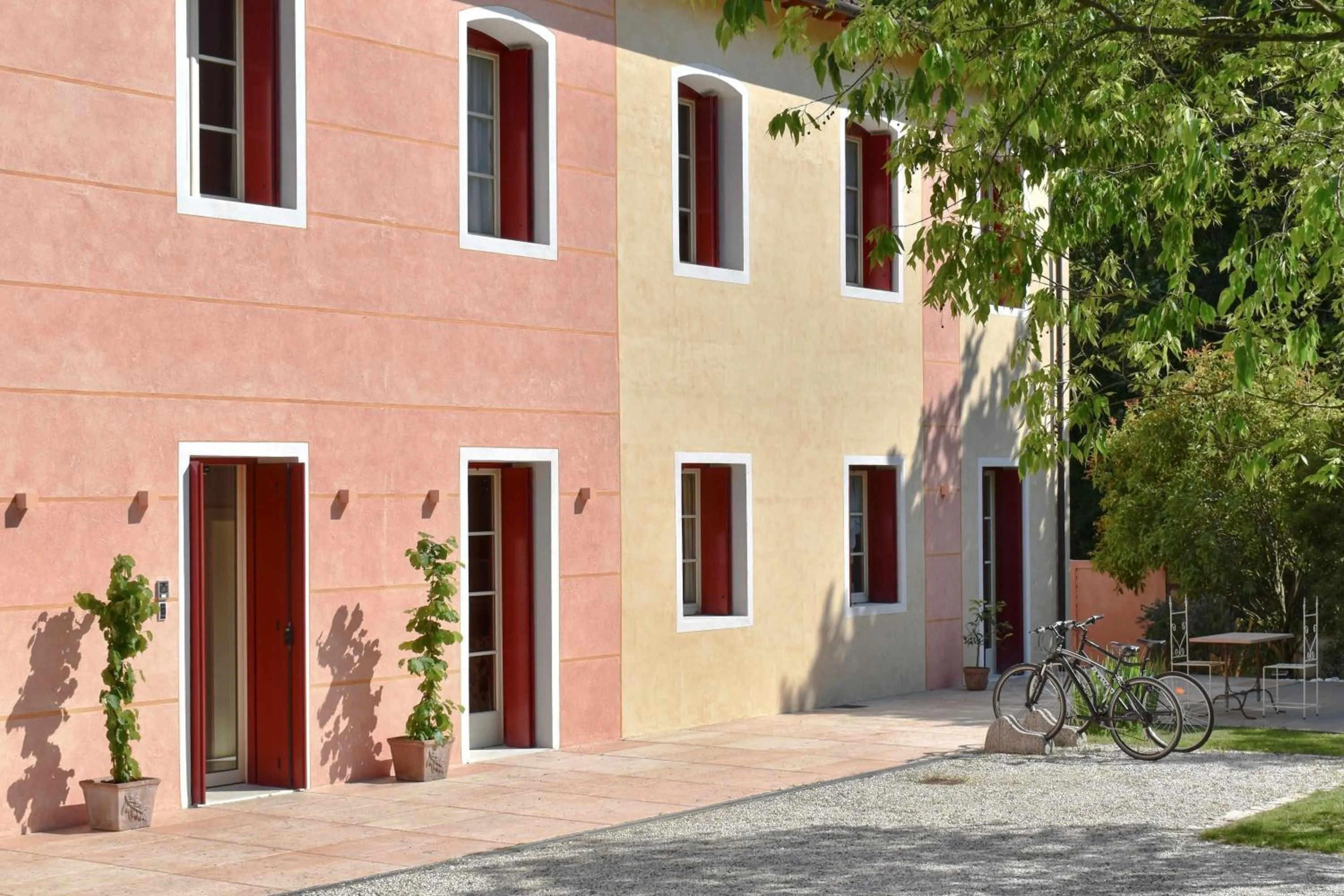 Facade/entrance in Villa Lovi