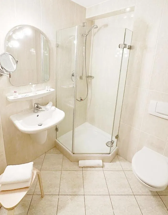 Shower in Greifensteiner Hof