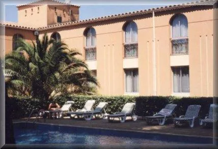 Facade/entrance in Le Clos De L'aube Rouge - Montpellier / Castelnau le Lez