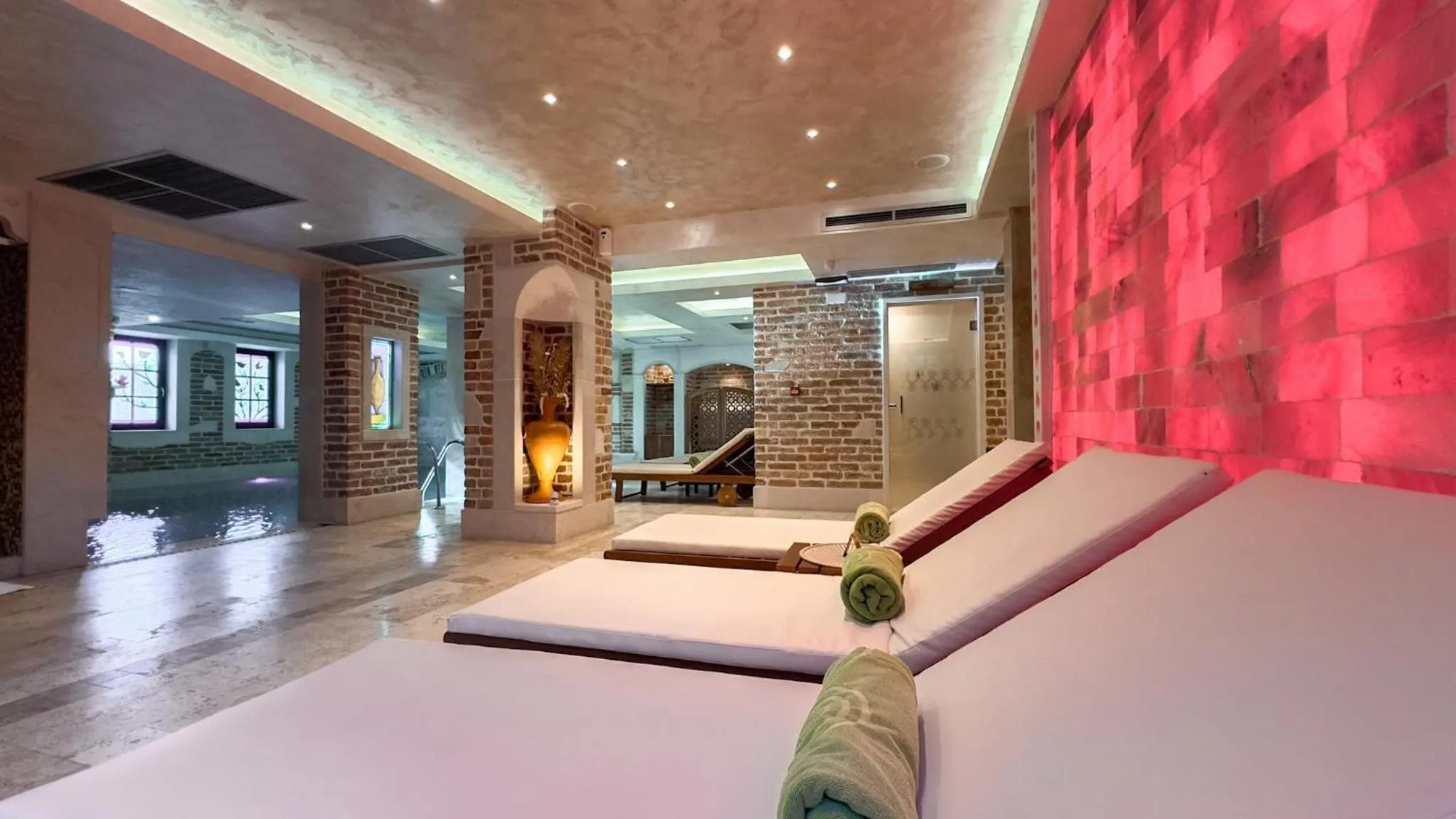 Swimming pool, Bed in Stara Čaršija Hotel & SPA