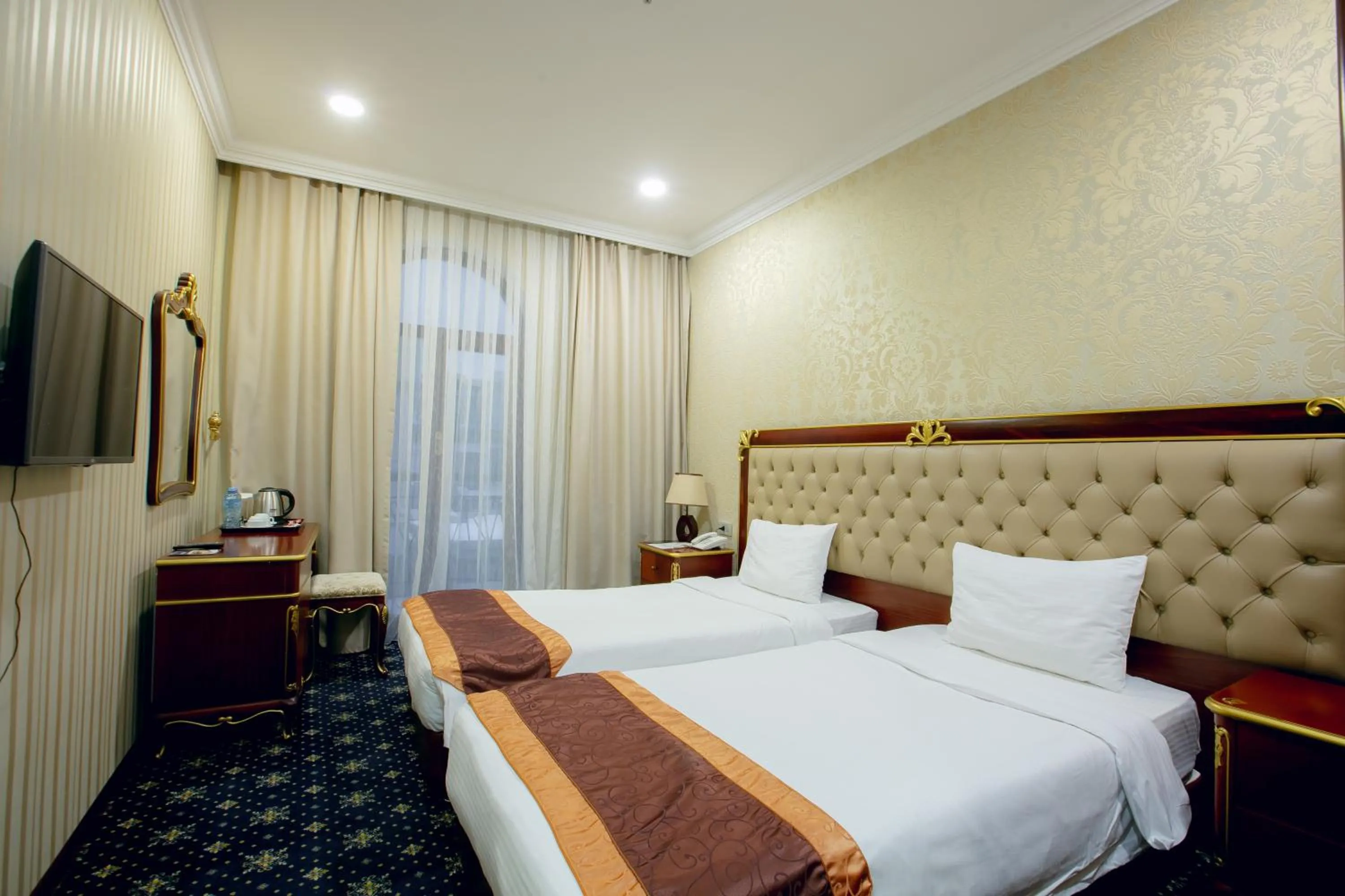 Photo of the whole room, Bed in Shah Palace Luxury Museum Hotel