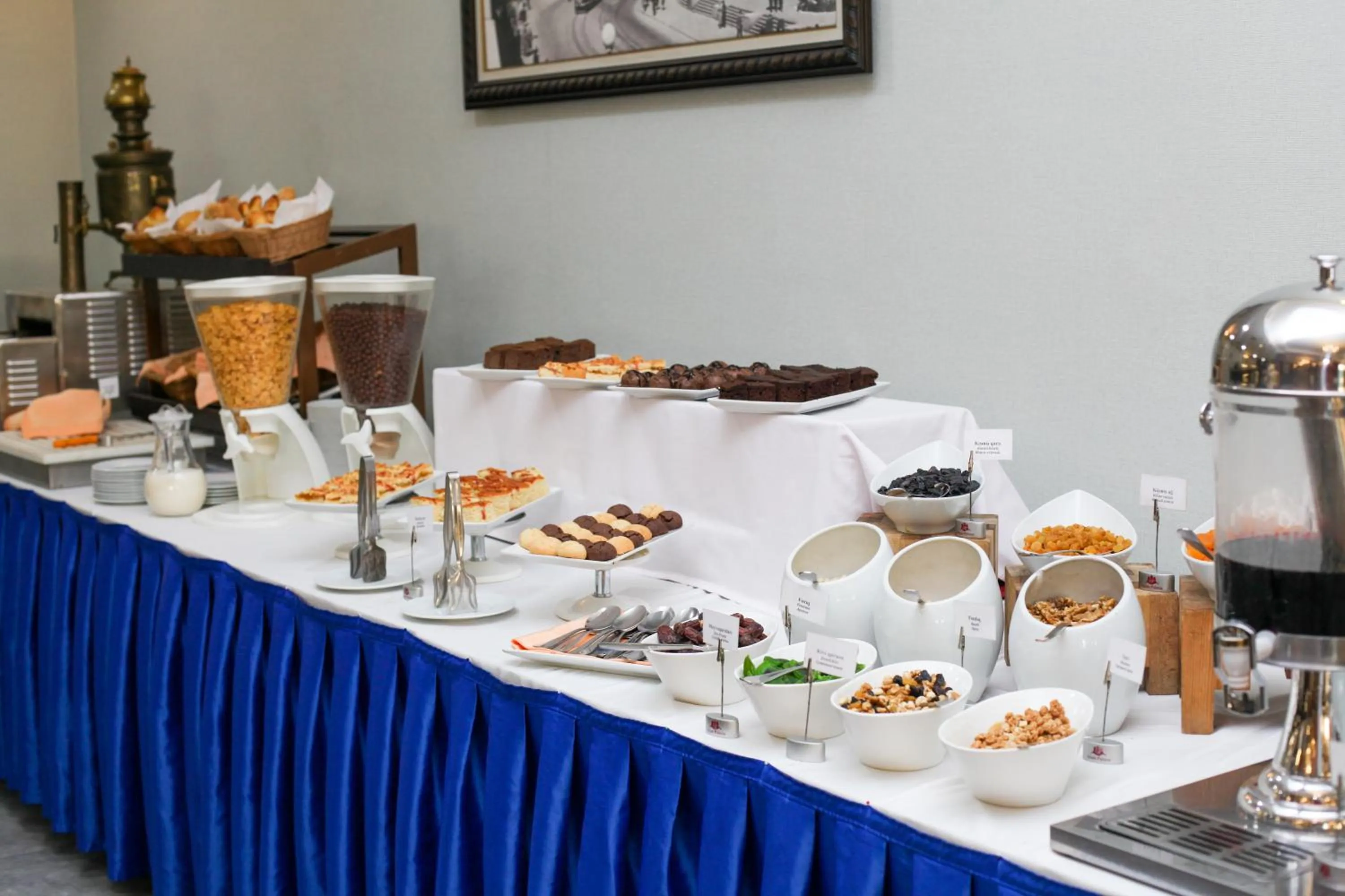 Food and drinks in Shah Palace Luxury Museum Hotel