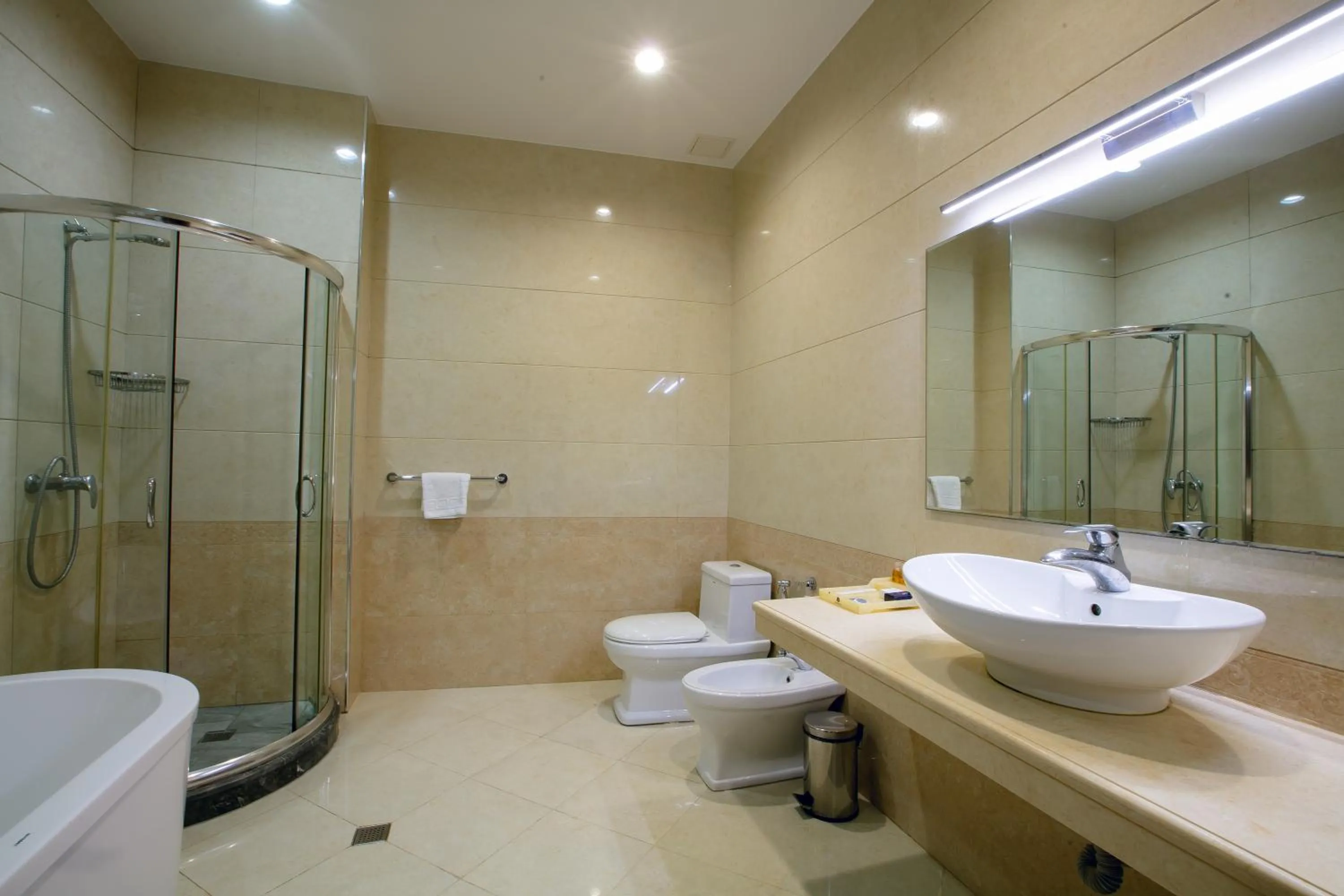 Shower in Shah Palace Luxury Museum Hotel