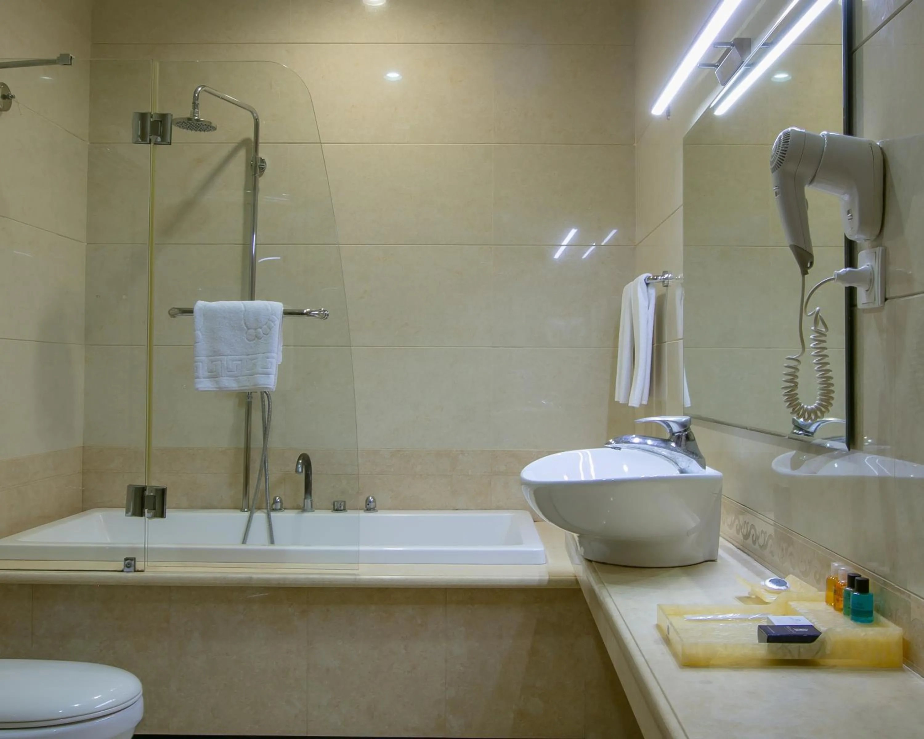 Bathroom in Shah Palace Luxury Museum Hotel
