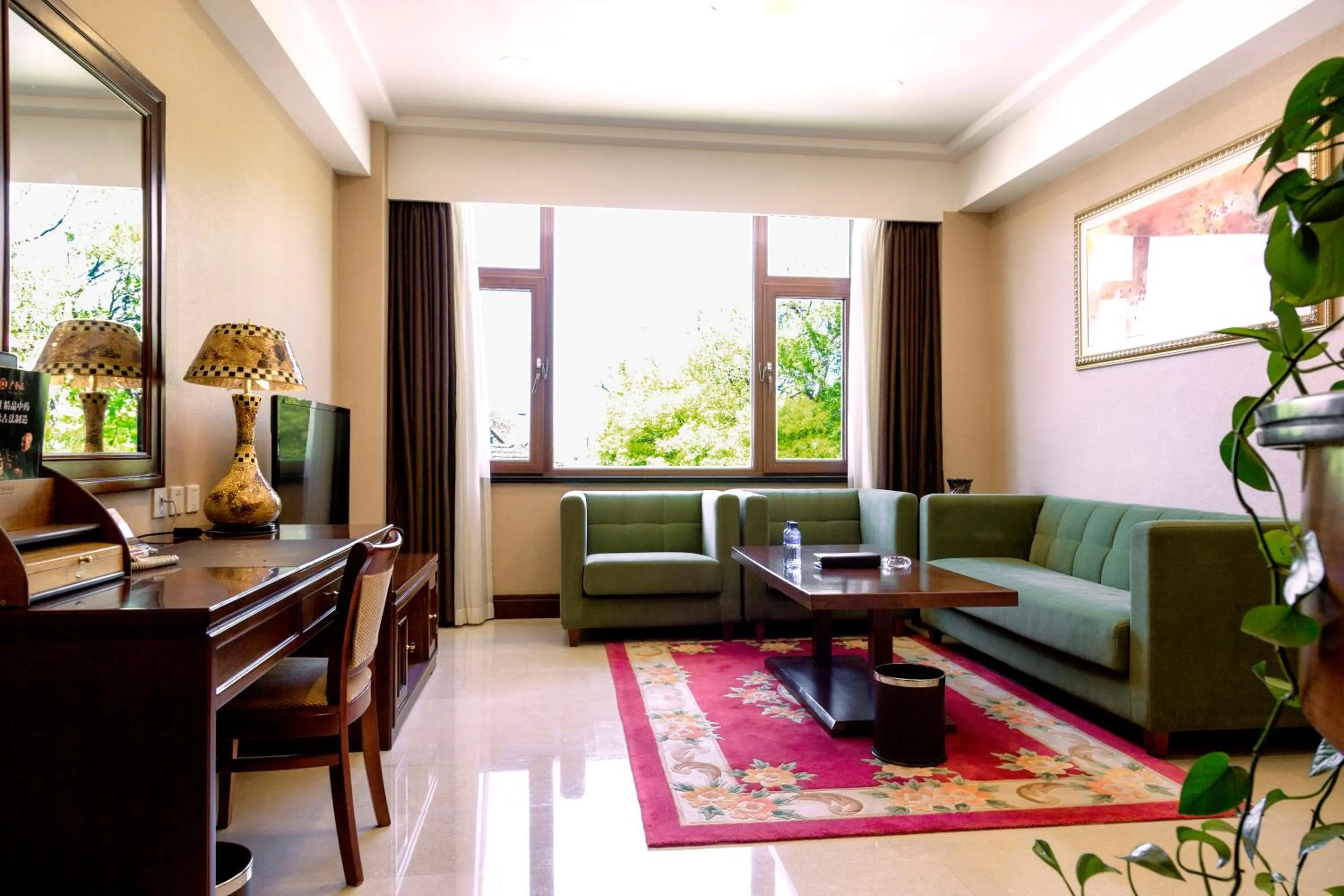 Seating Area in Golden Gulf Hotel Yantai