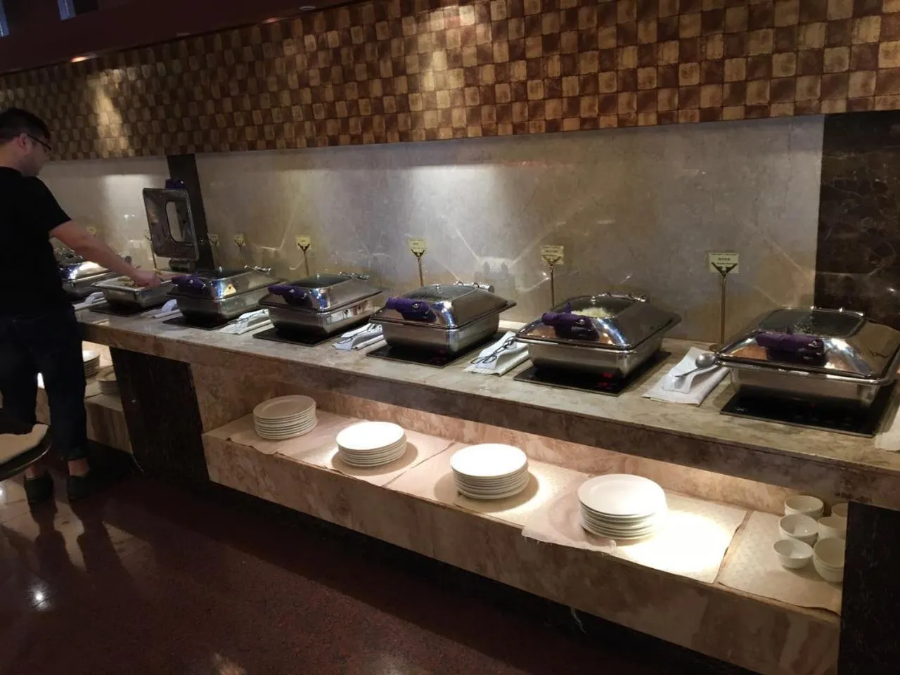 Asian breakfast, Kitchen/Kitchenette in Golden Gulf Hotel Yantai