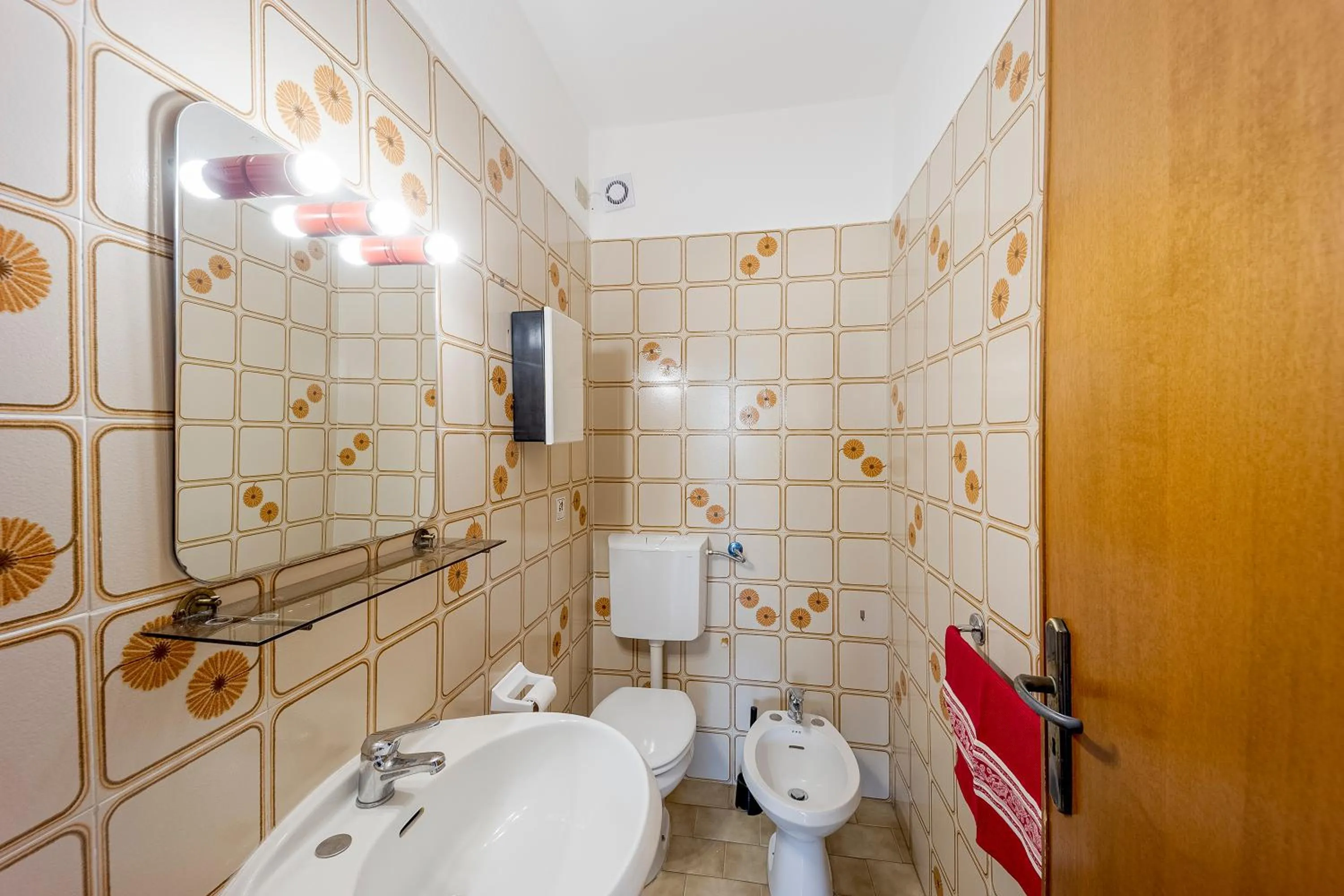 Bathroom in Loano Apartment Pool & Garden