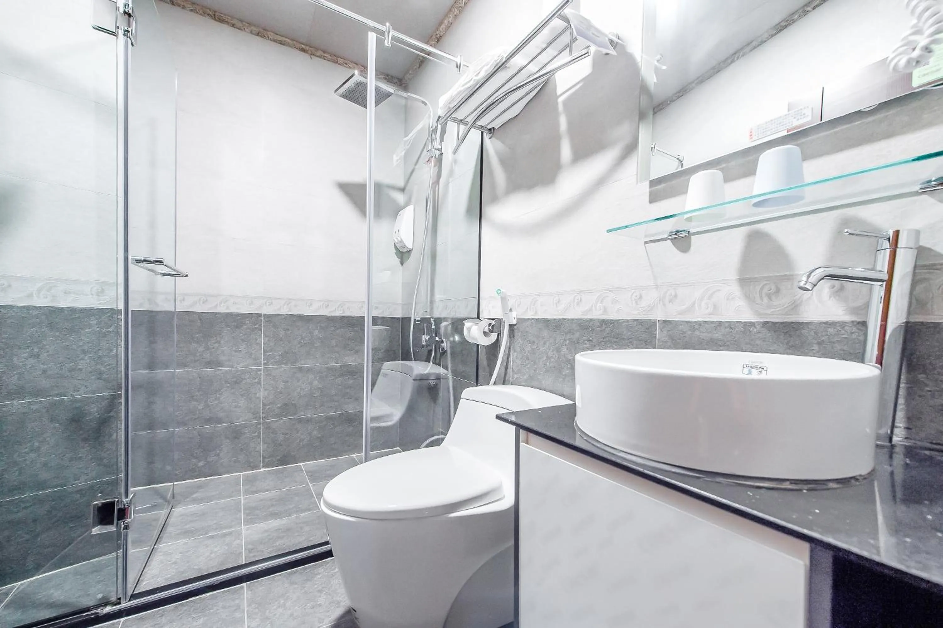 Shower in Sun Moon Lake I Love You