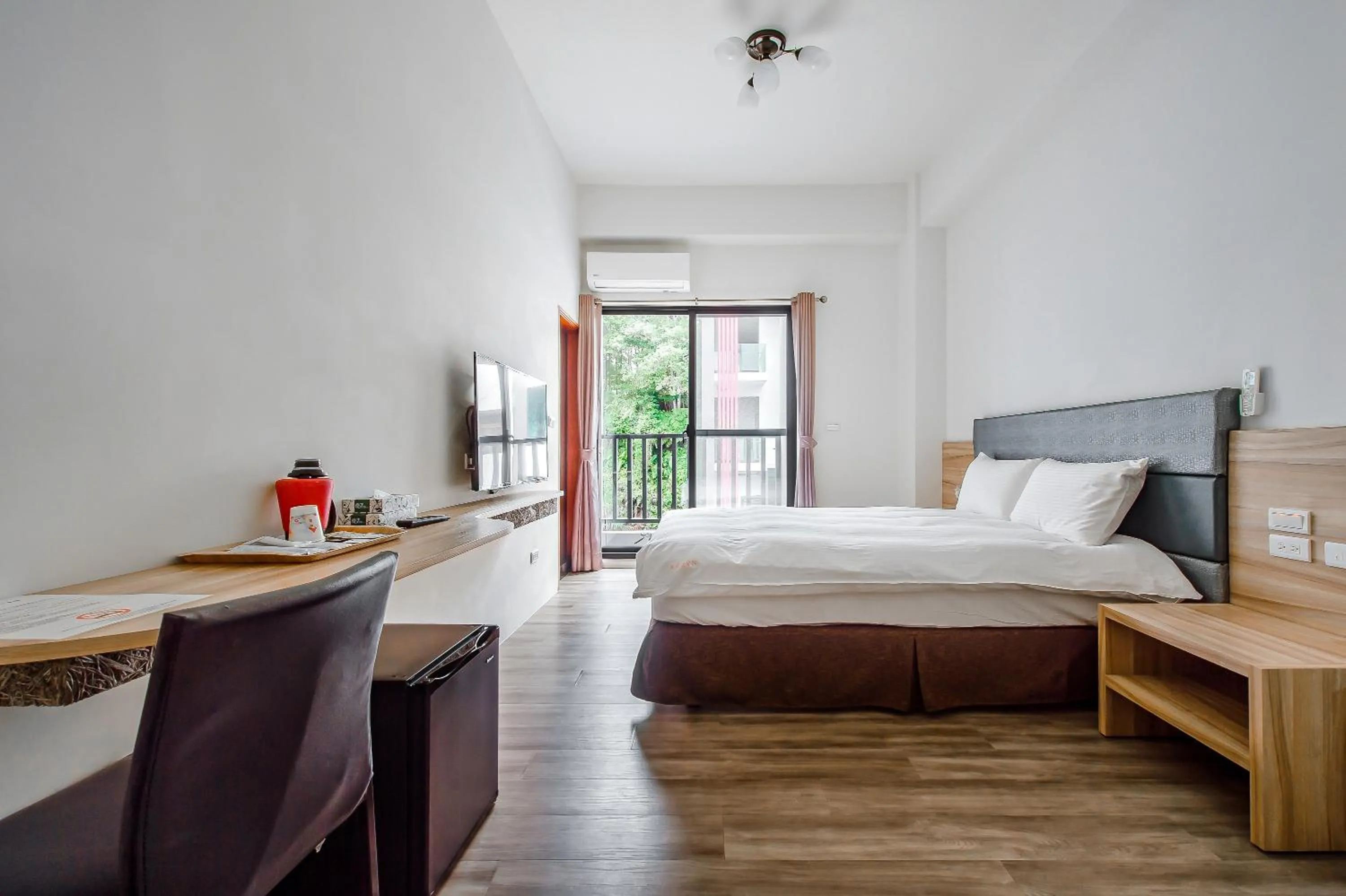 Bed in Sun Moon Lake I Love You