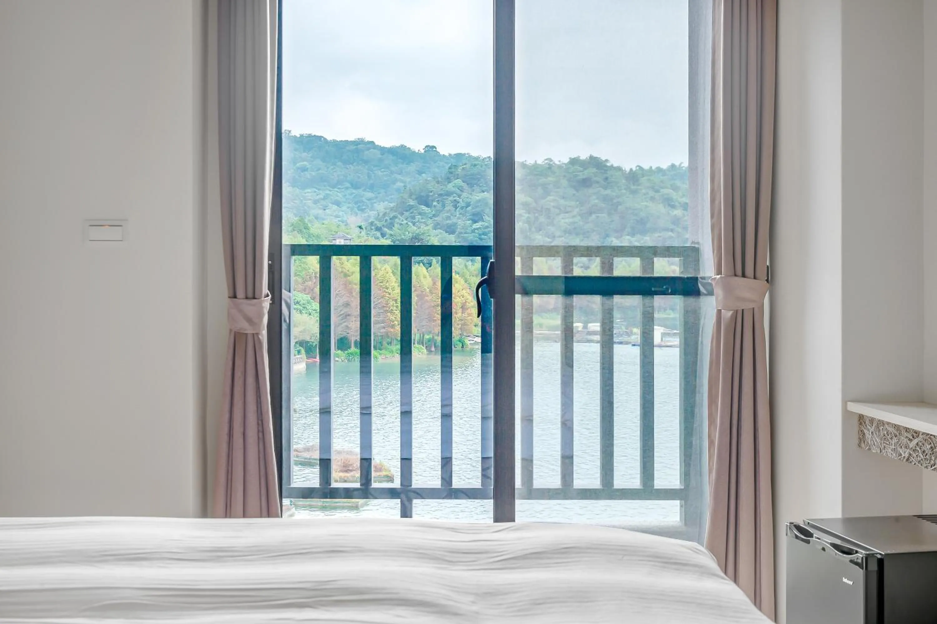 Bed in Sun Moon Lake I Love You