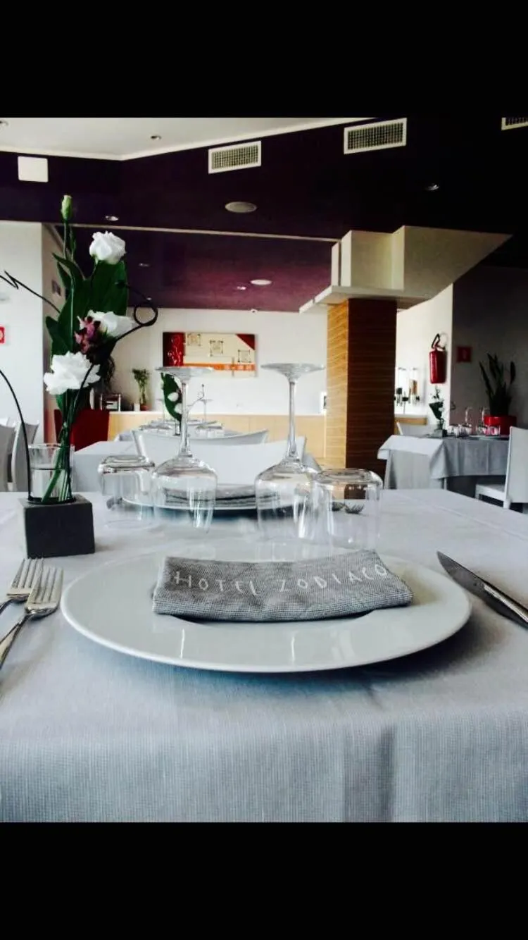 Restaurant/places to eat in Hotel Zodiaco