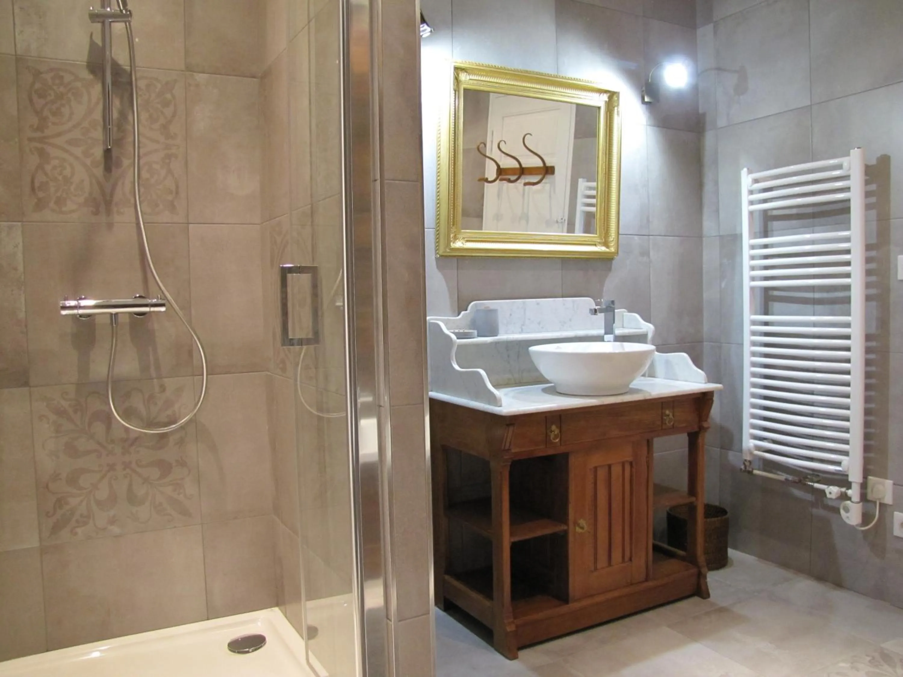 Shower in Le Clos des Roseaux