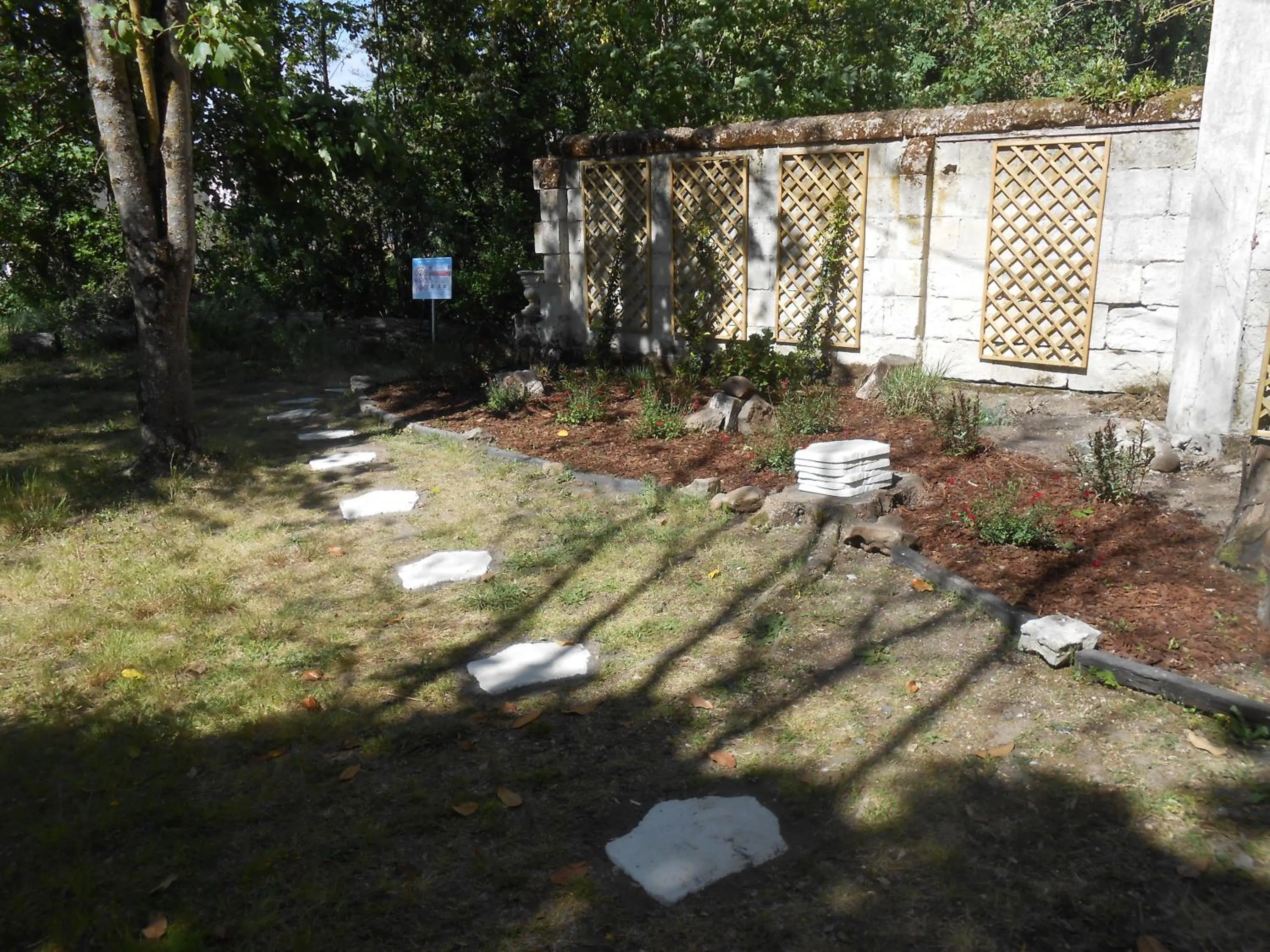 Garden view in Clos du Bois Brard B&B