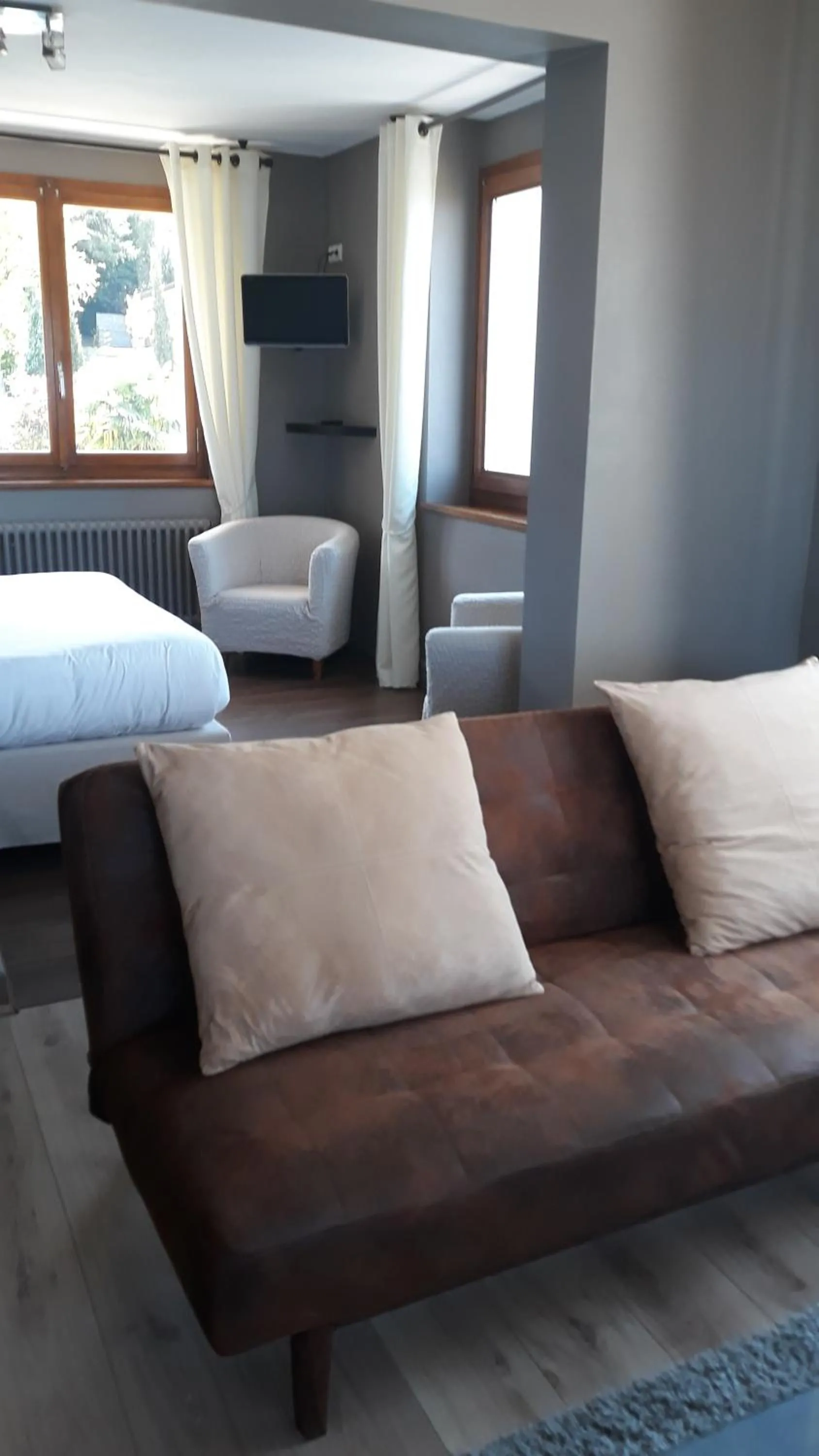 Photo of the whole room in L'Oasis