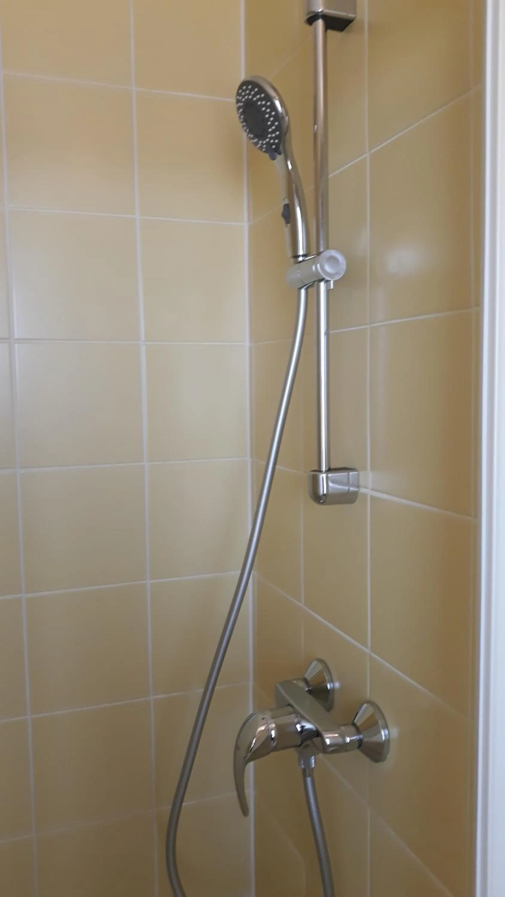 Shower in L'Oasis