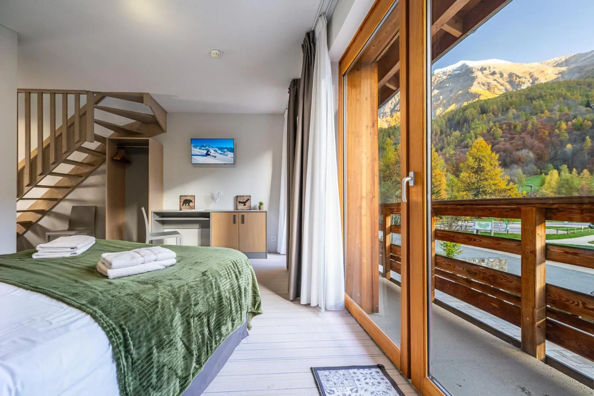 Bedroom, Bed in Auberge de la Gravière