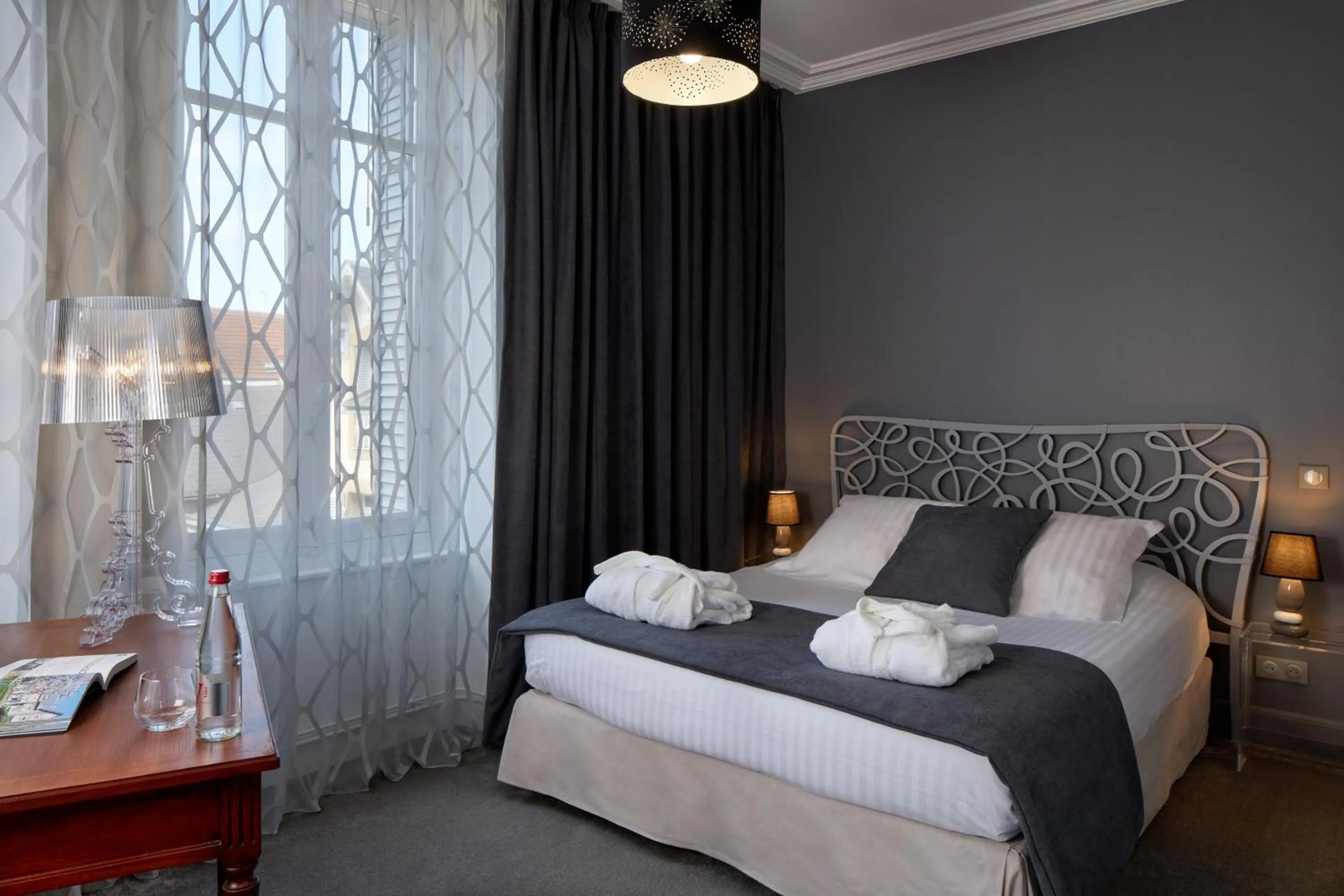 Bed in Le Clos De Bourgogne