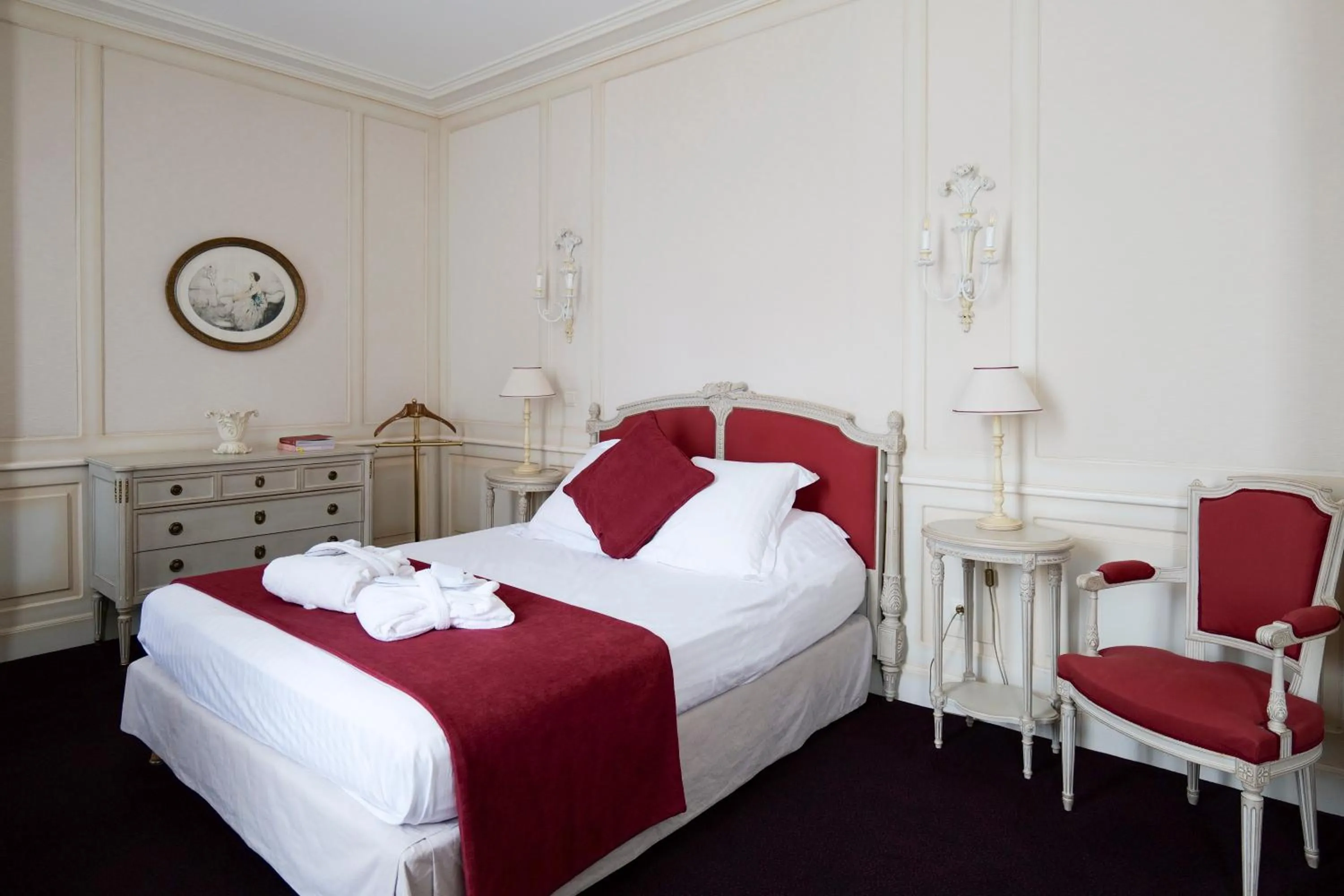 Property building, Bed in Le Clos De Bourgogne