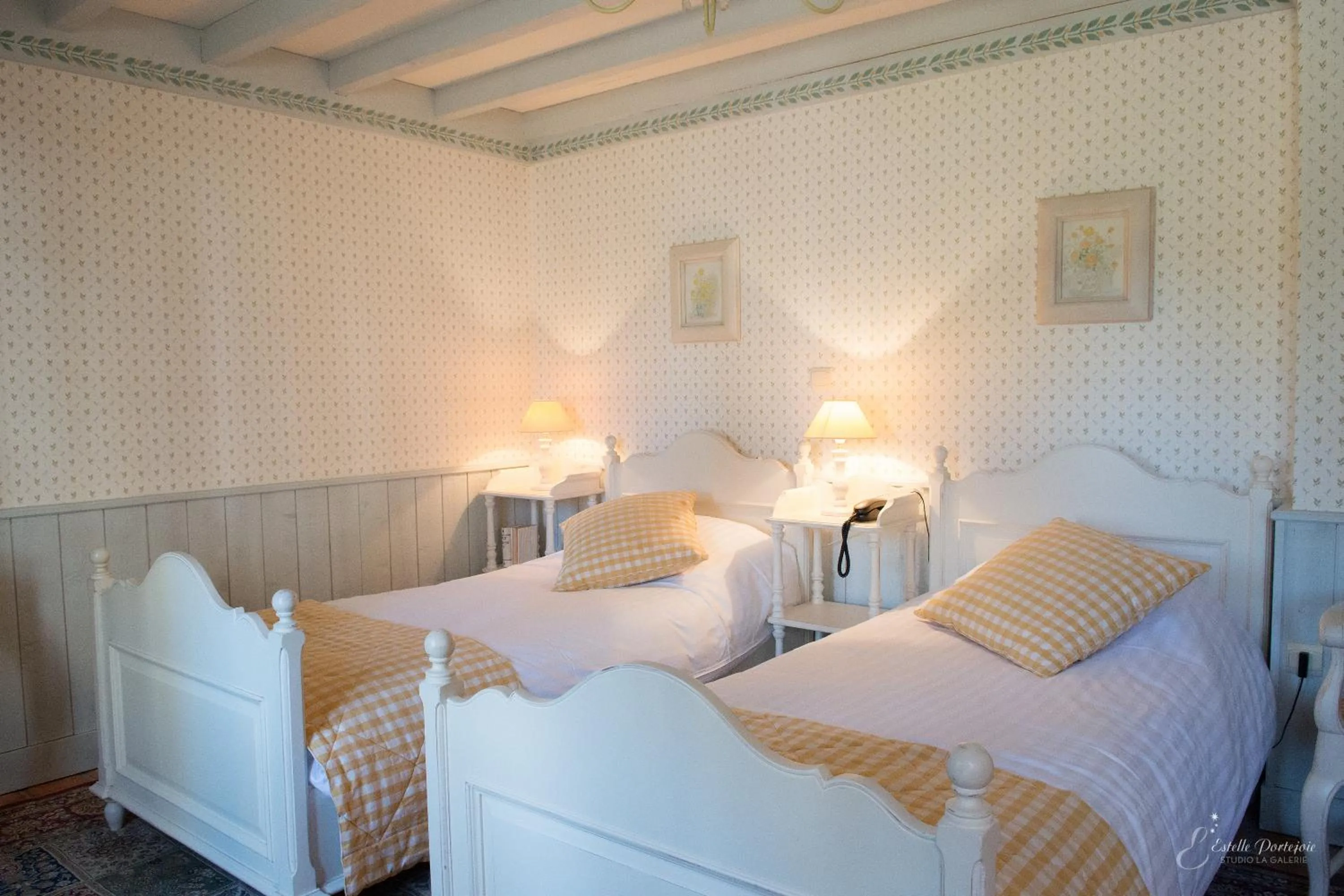 Bedroom, Bed in Le Clos De Bourgogne
